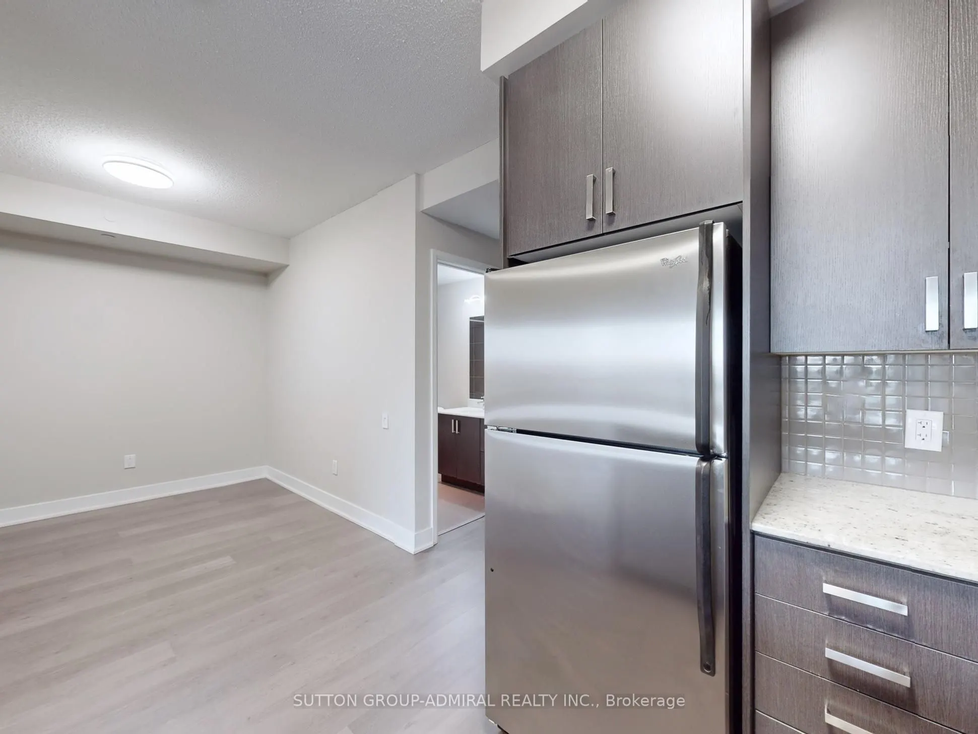 7608 yonge Street, #604