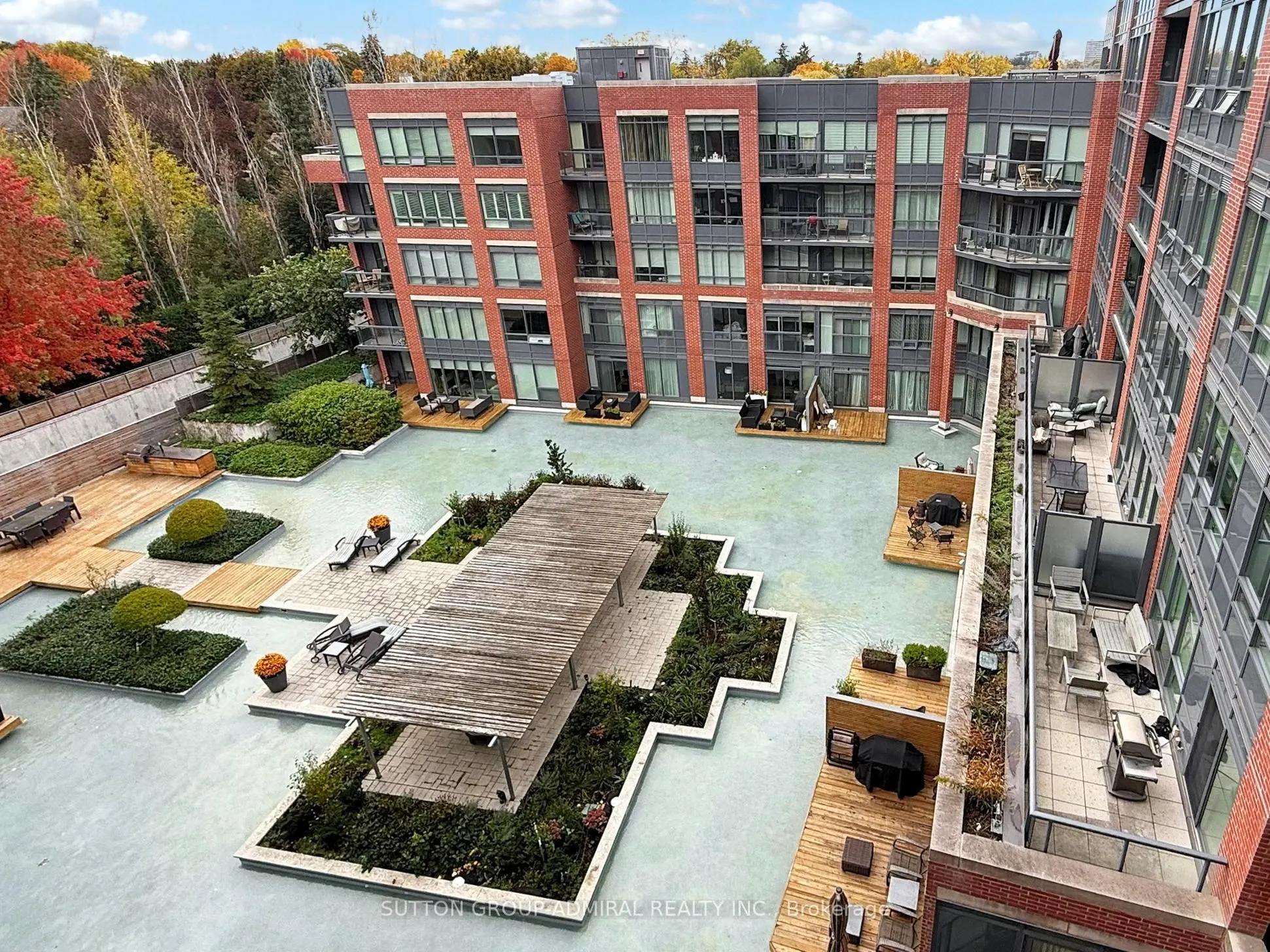 7608 yonge Street, #604