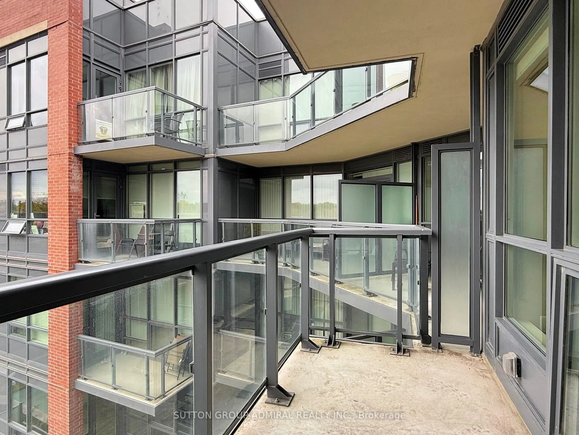 7608 yonge Street, #604