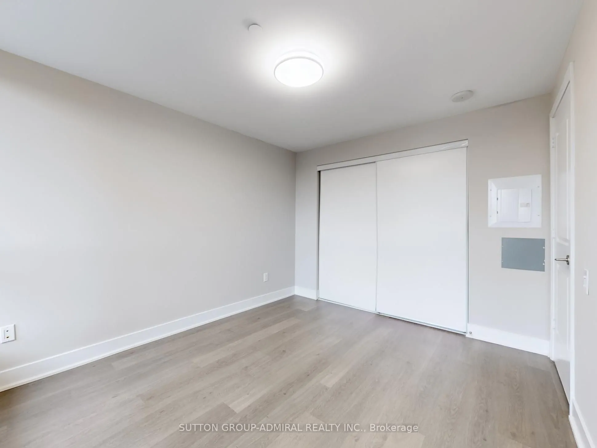 7608 yonge Street, #604