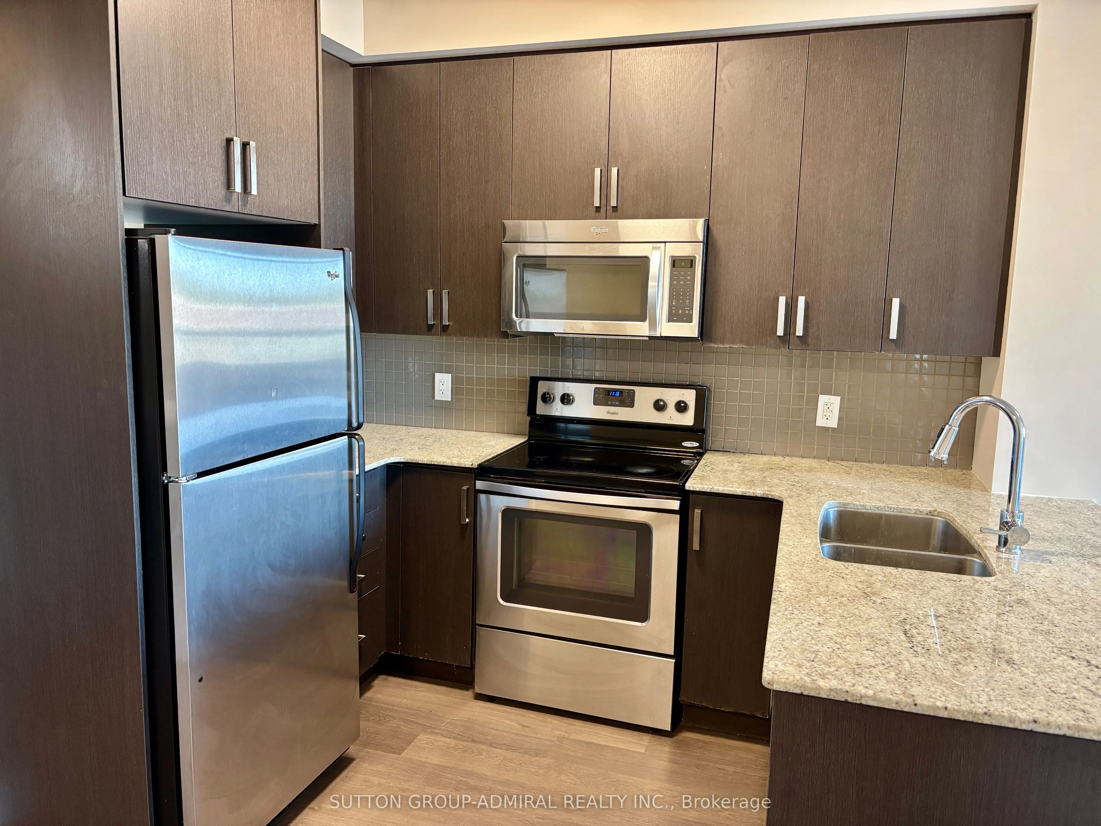 7608 yonge Street, #604