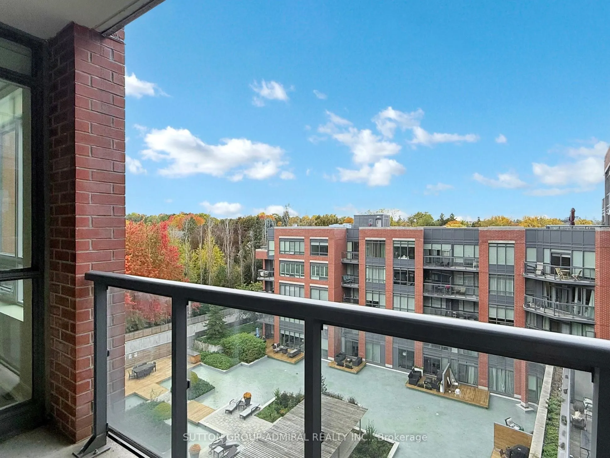 7608 yonge Street, #604