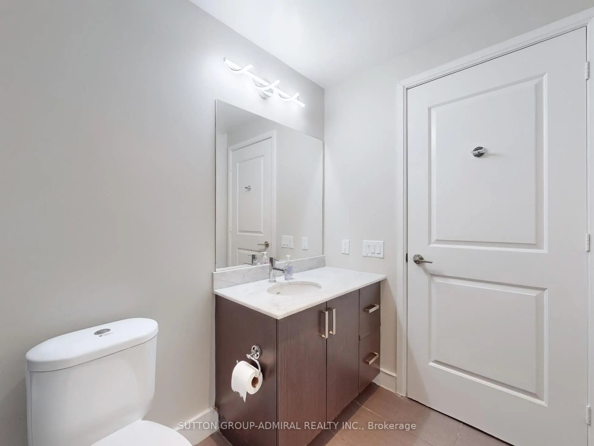 7608 yonge Street, #604