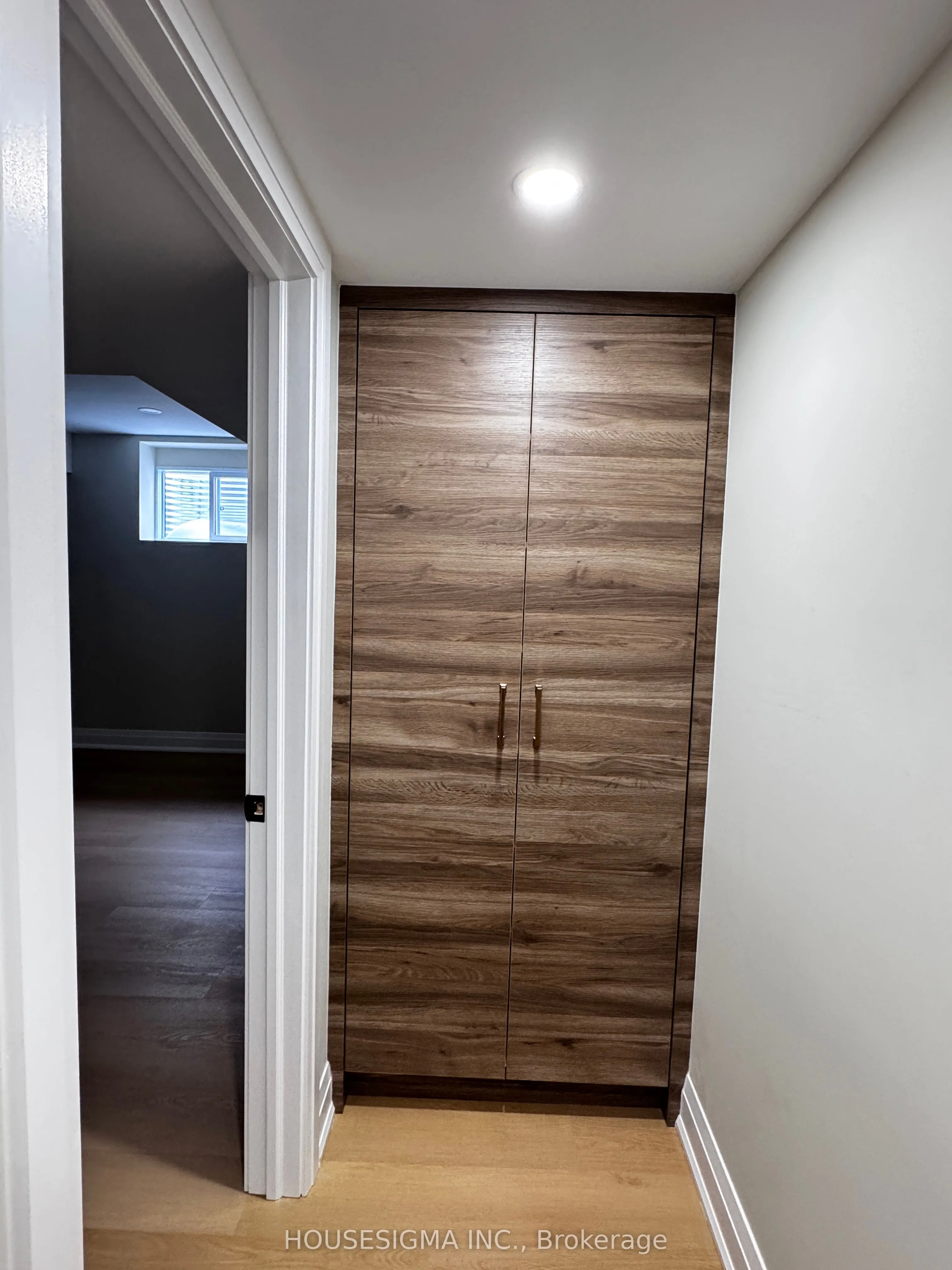 9 Delevan Court