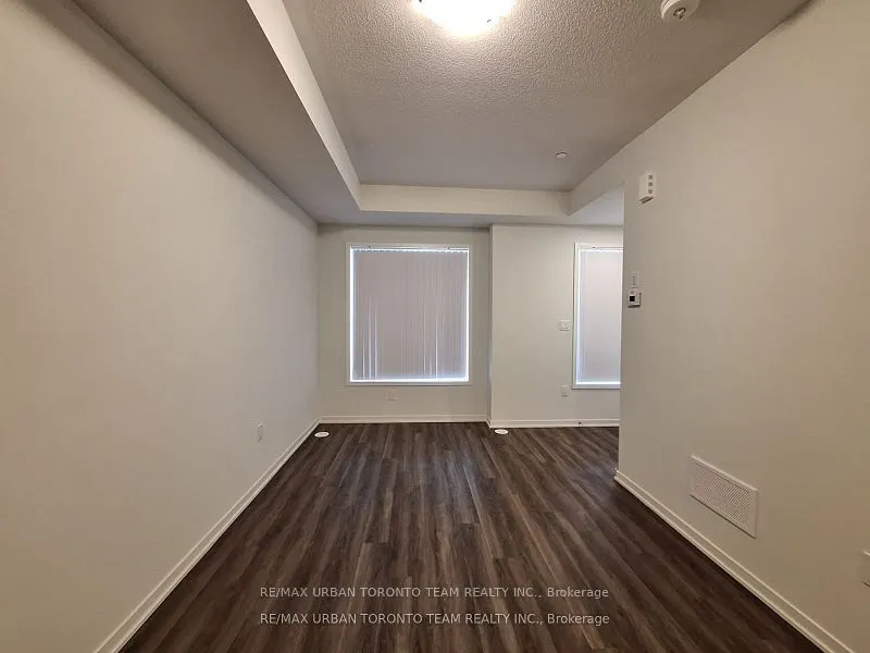 130 Honeycrisp Crescent, #324