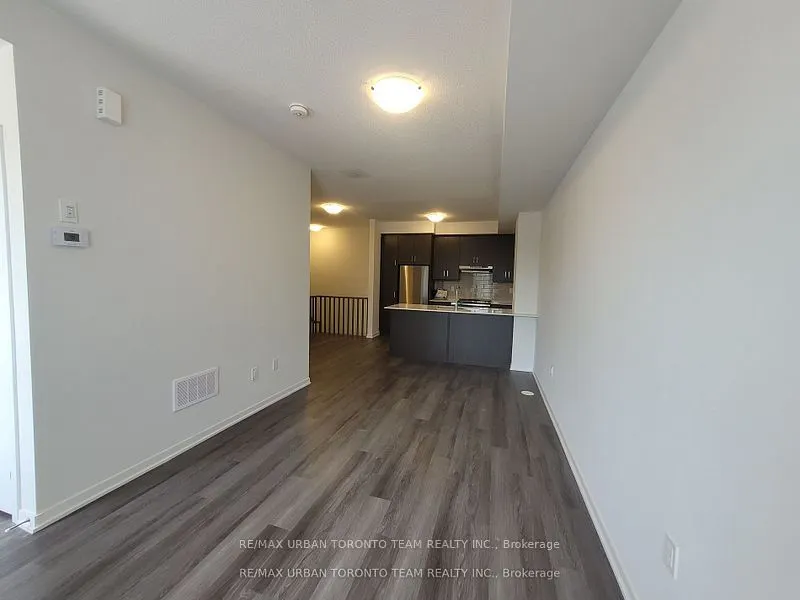 130 Honeycrisp Crescent, #324