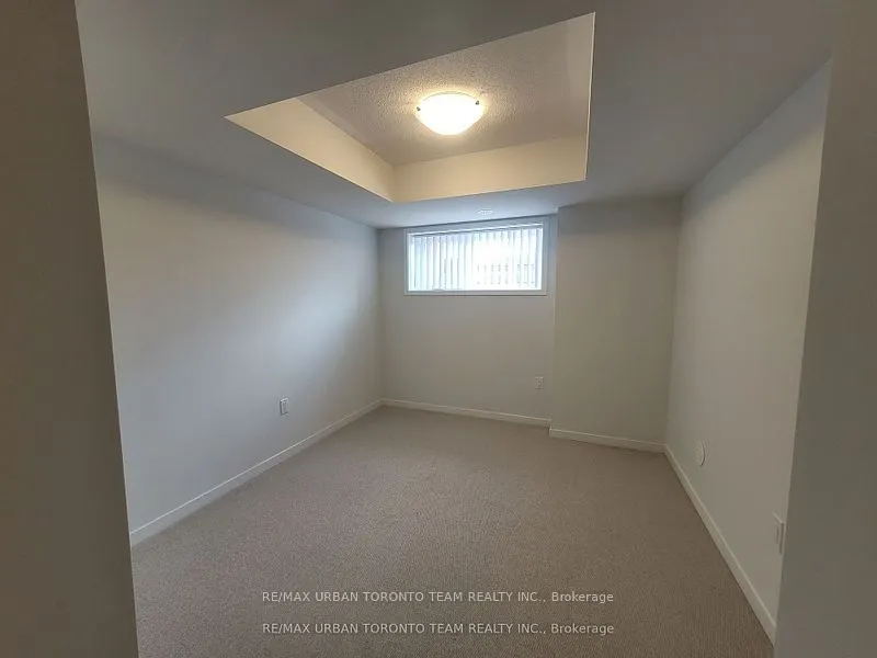 130 Honeycrisp Crescent, #324