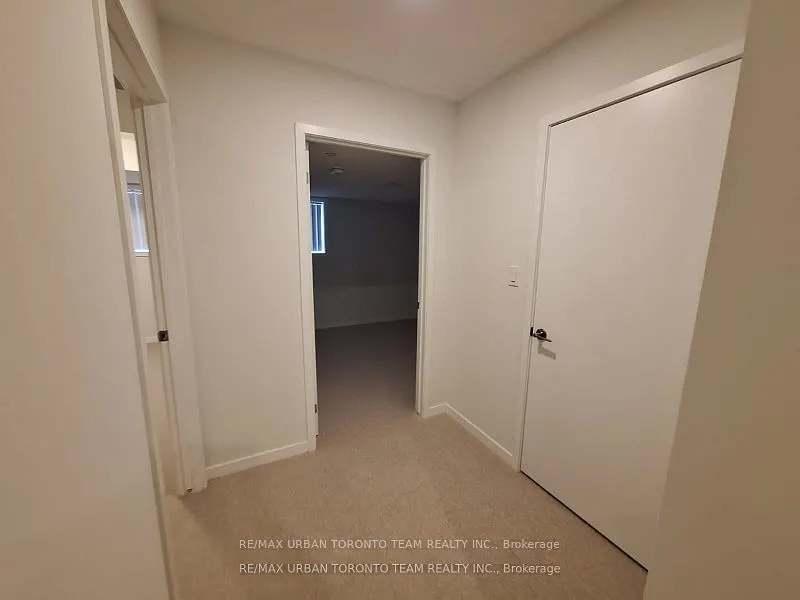 130 Honeycrisp Crescent, #324