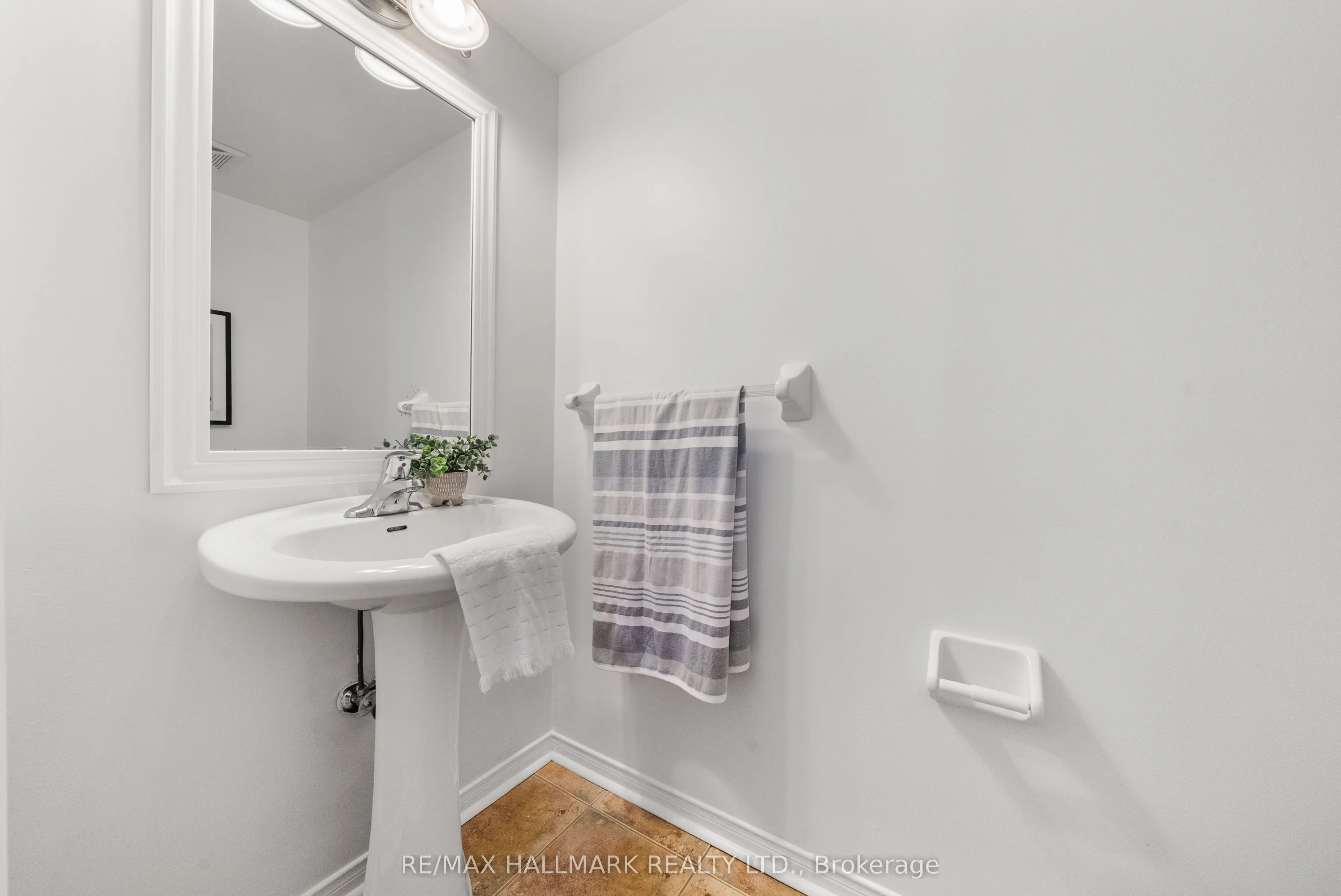 308 John Street, #213