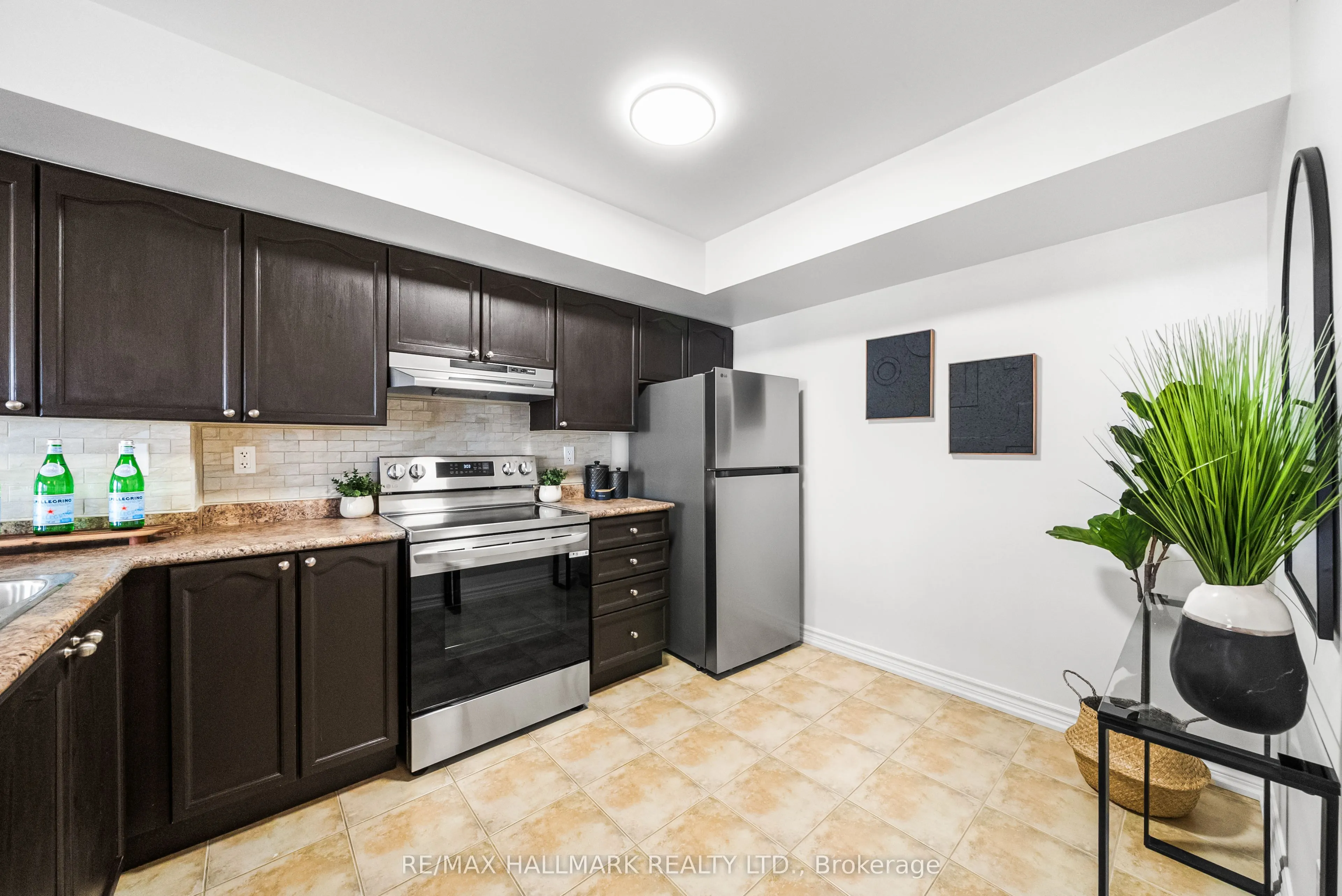 308 John Street, #213