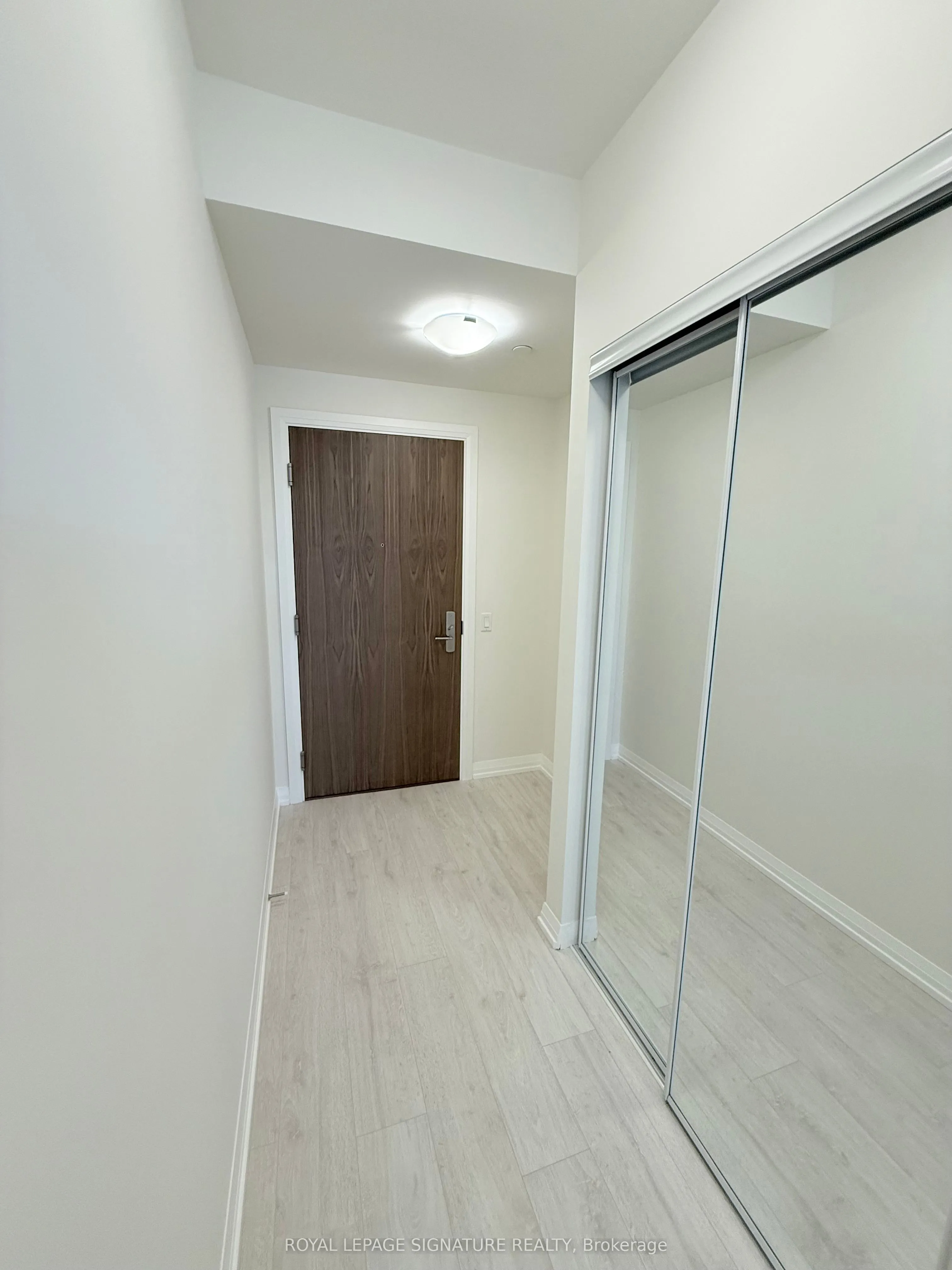 27 Korda Gate, #214