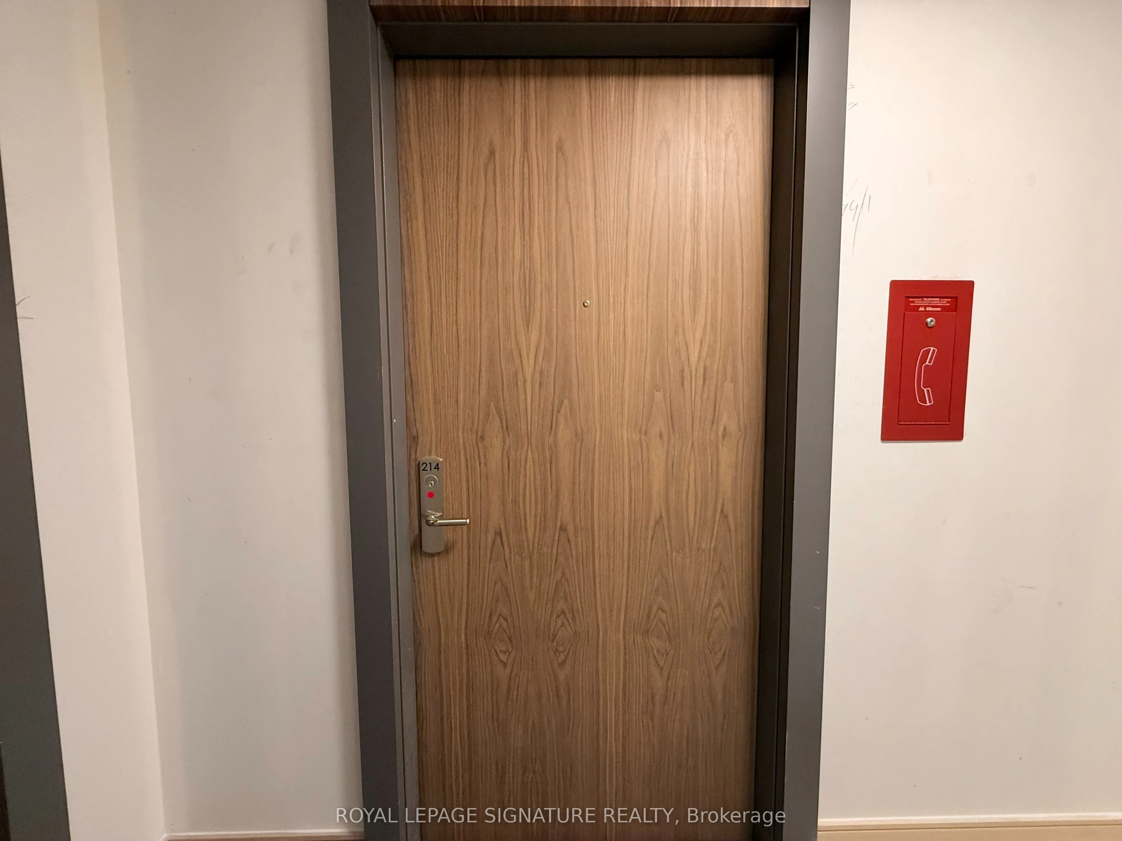 27 Korda Gate, #214