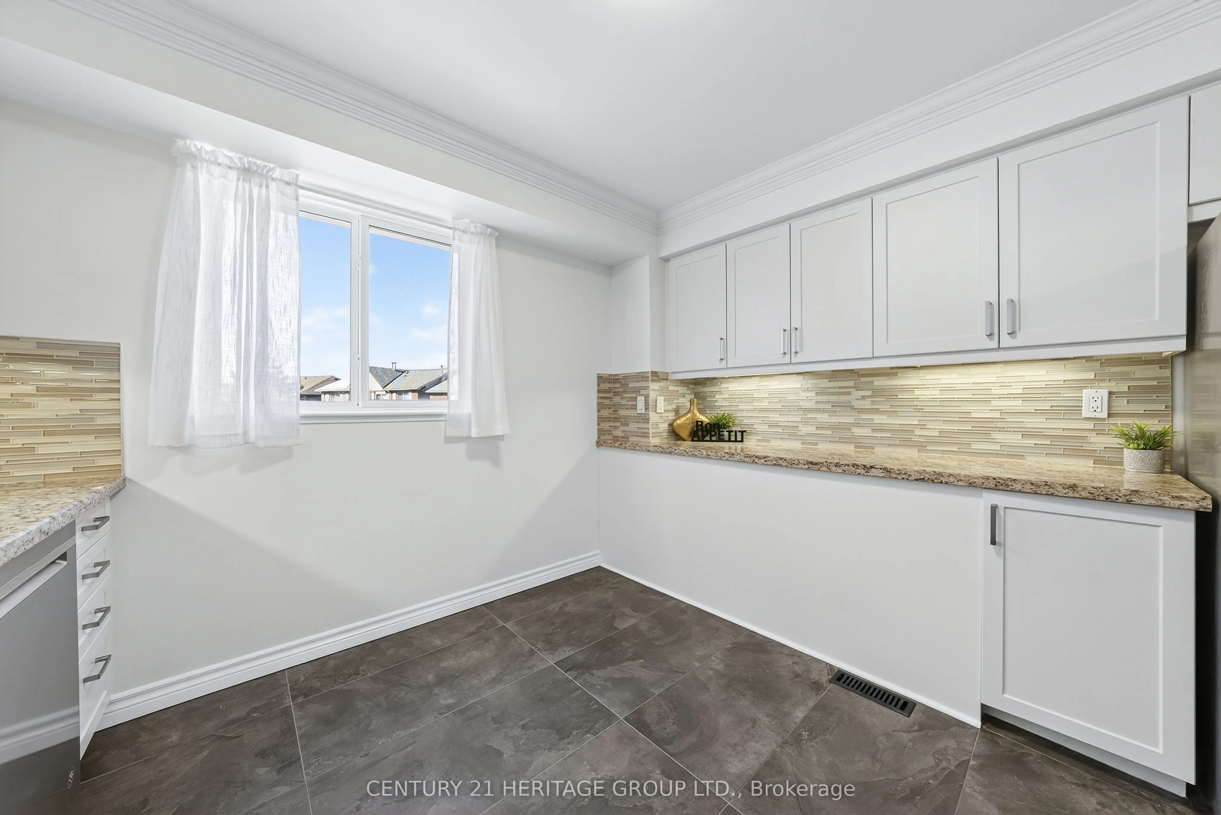 654 Gibney Crescent, #30