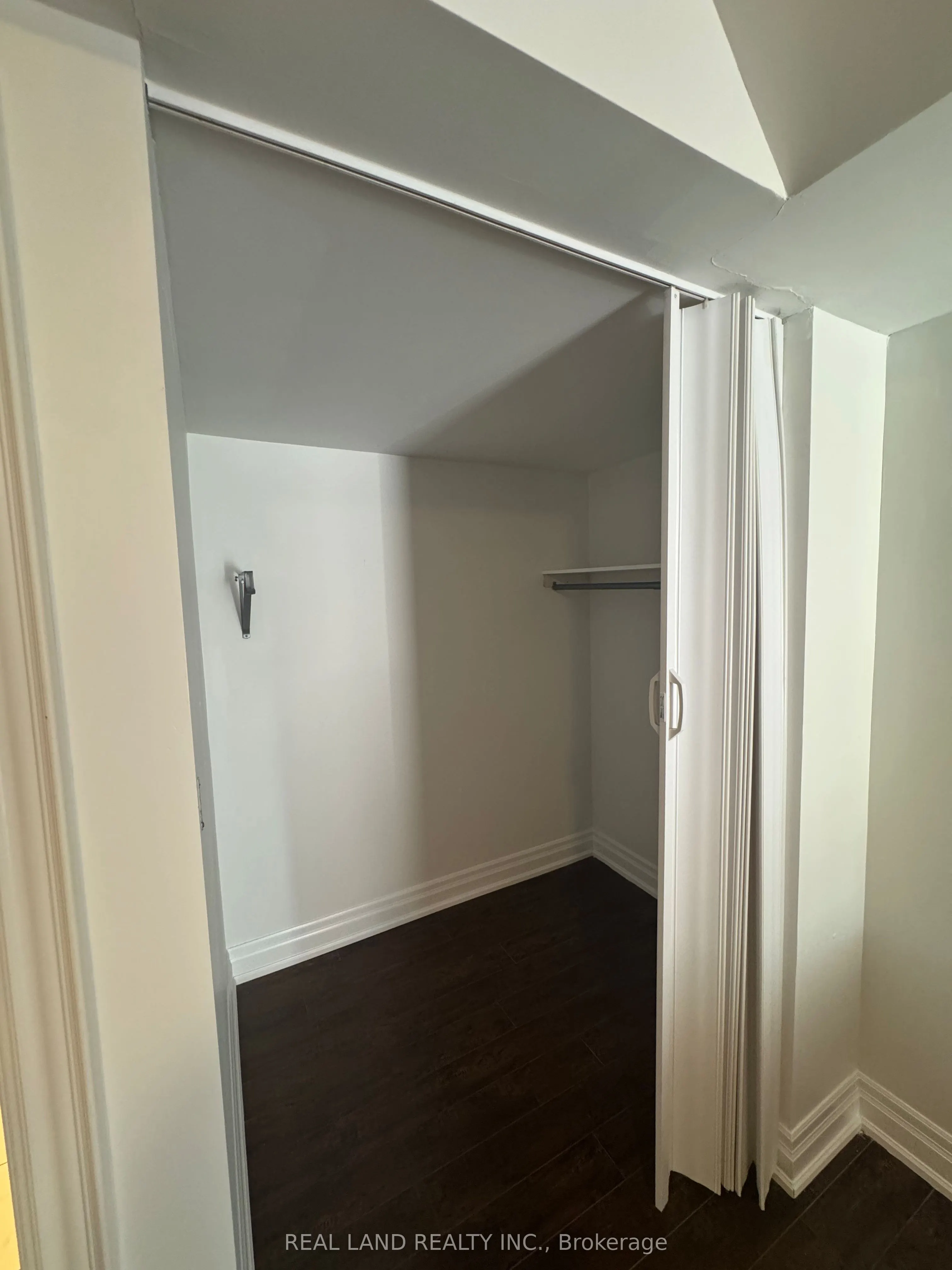 29 Mayfair Court