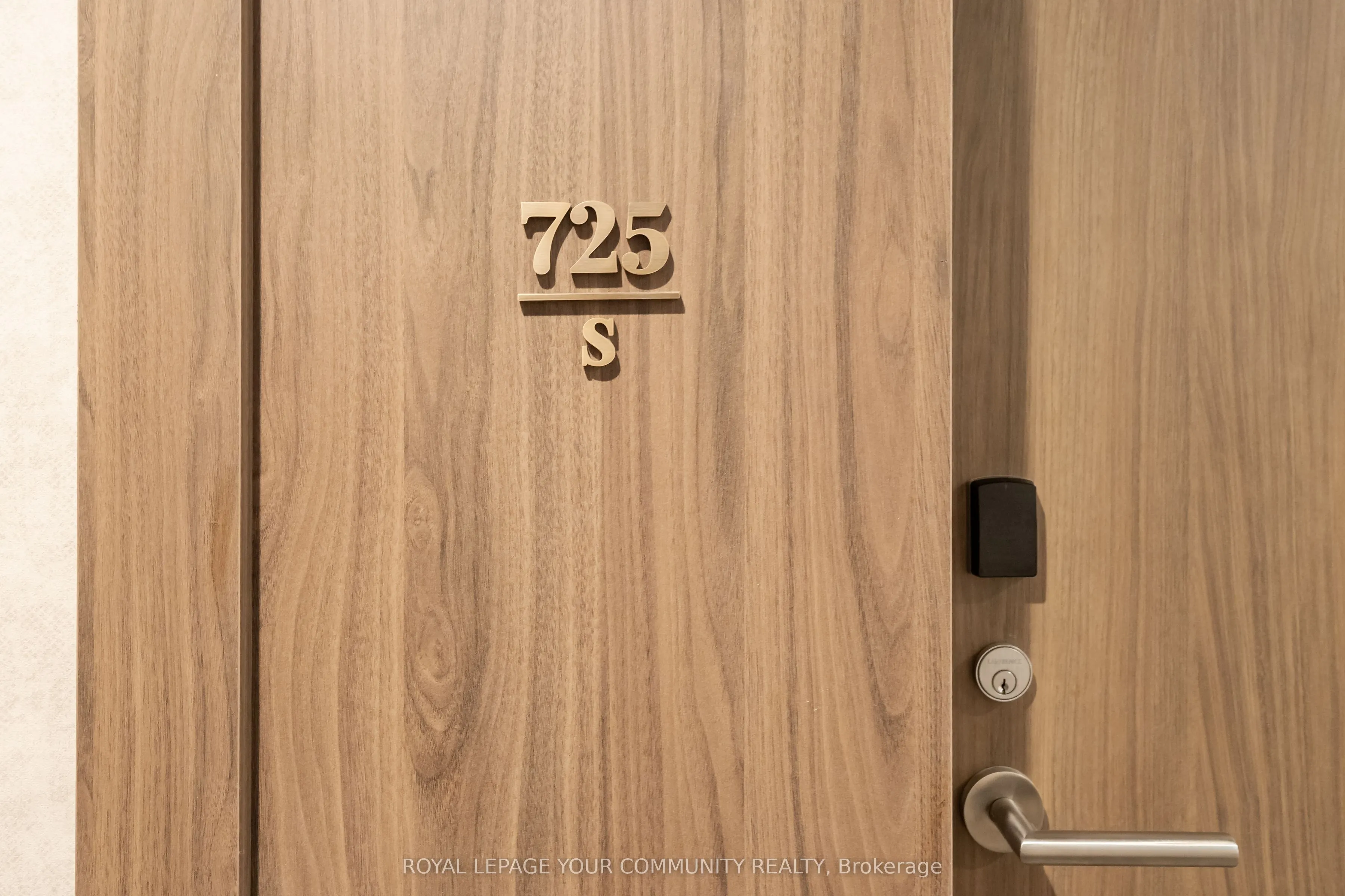 8188 Yonge Street, #725