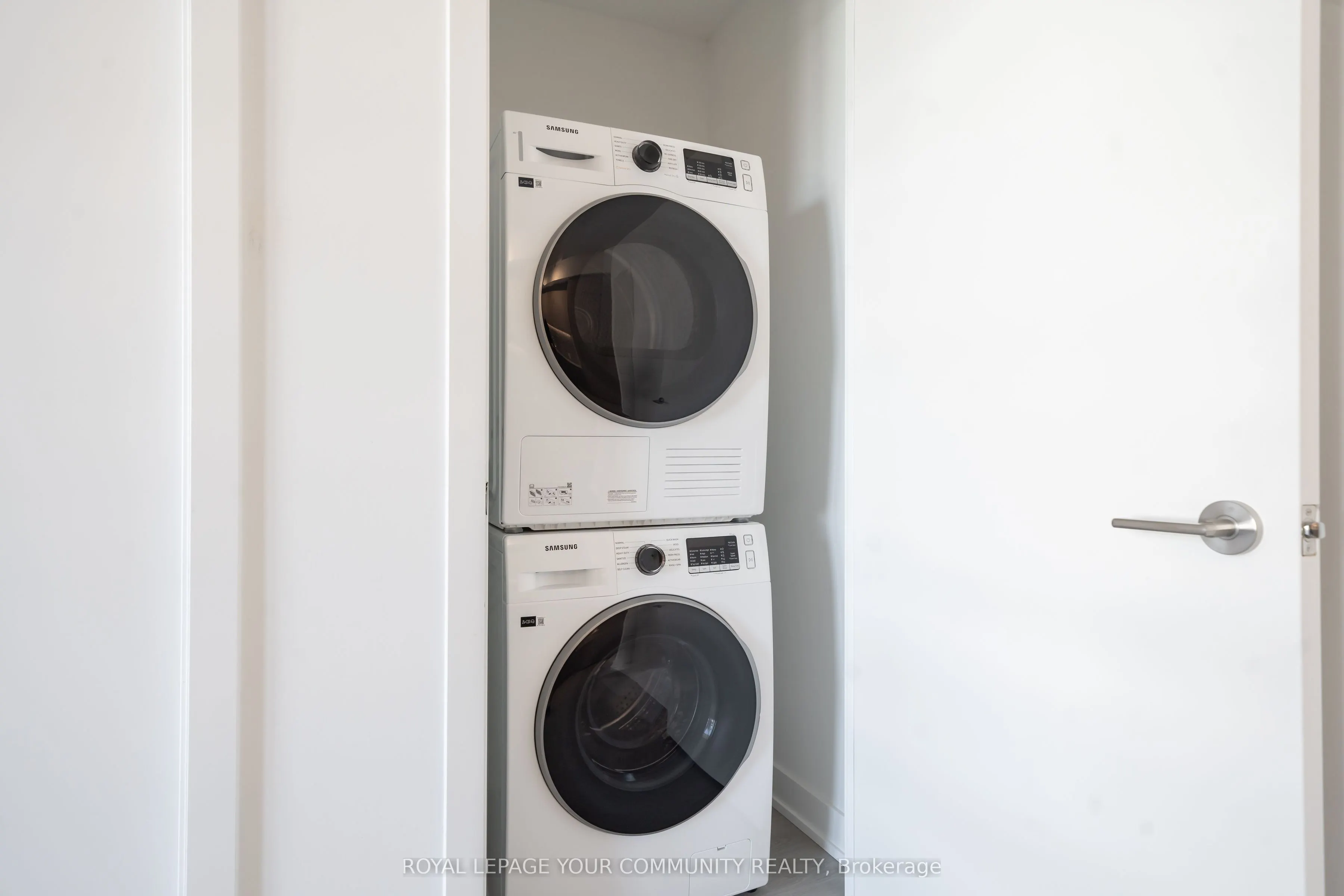 8188 Yonge Street, #725