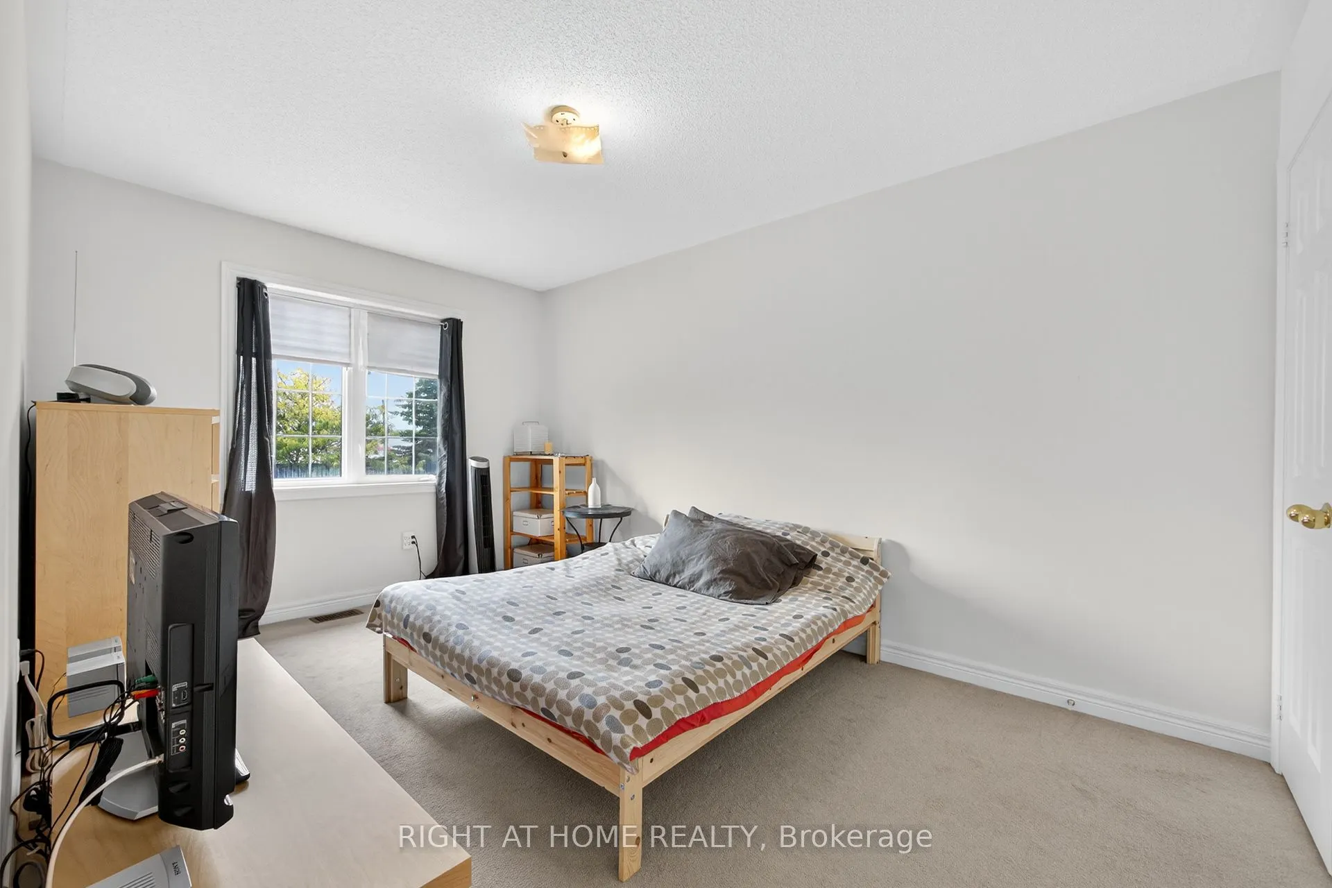 152 Westway Crescent