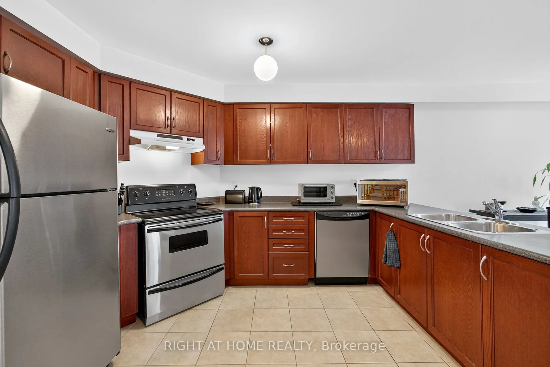 152 Westway Crescent