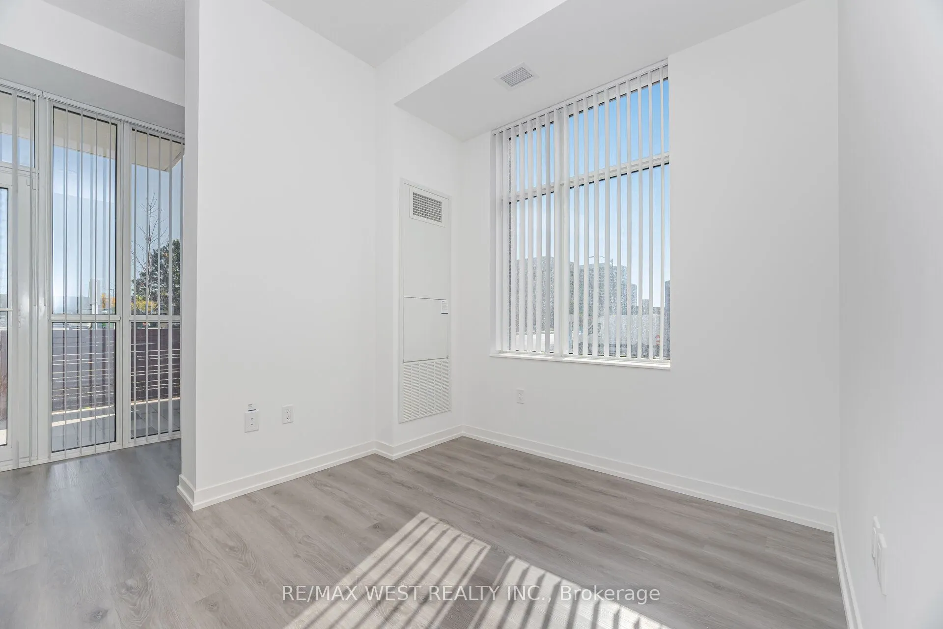 28 Interchange Way, #106