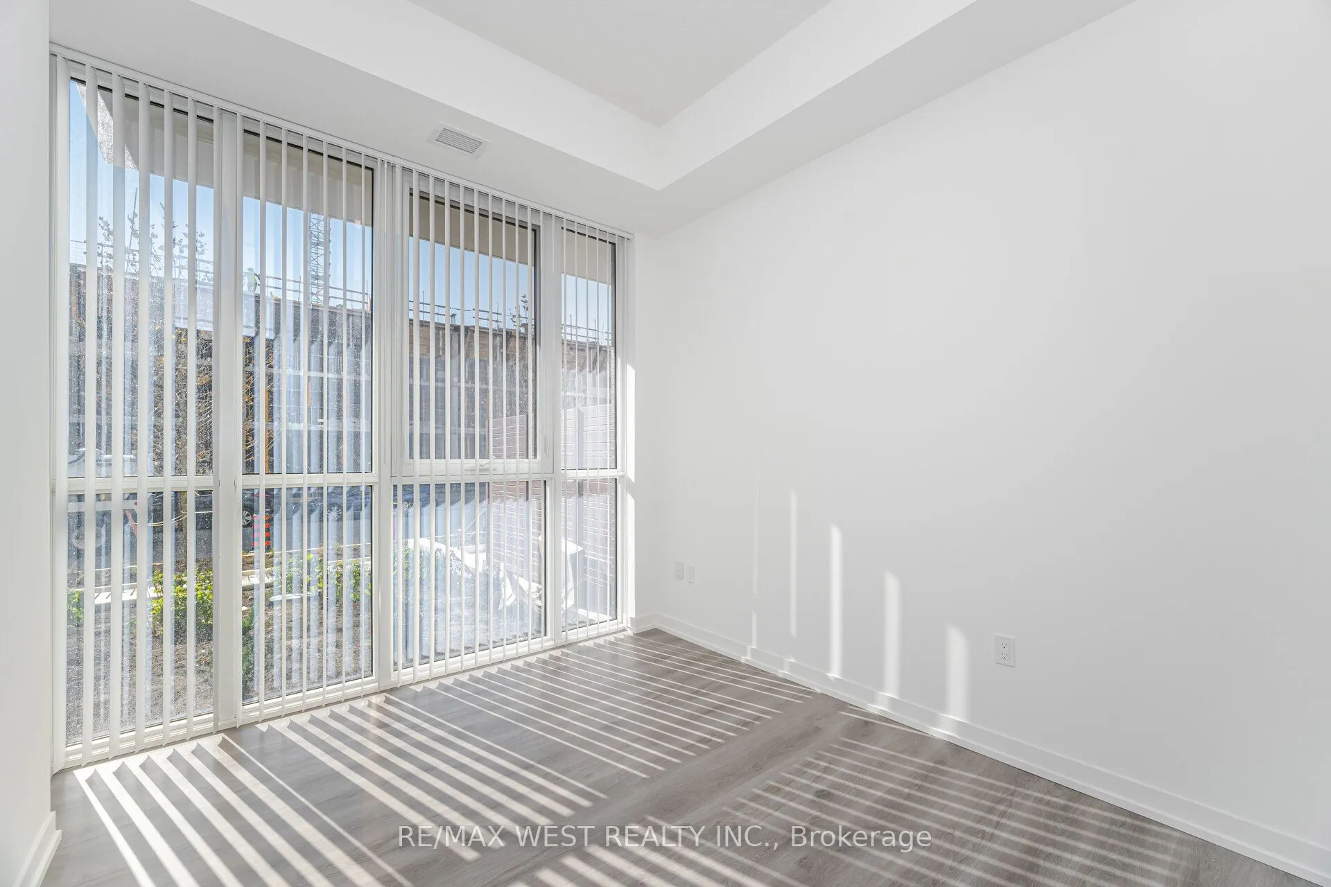 28 Interchange Way, #106