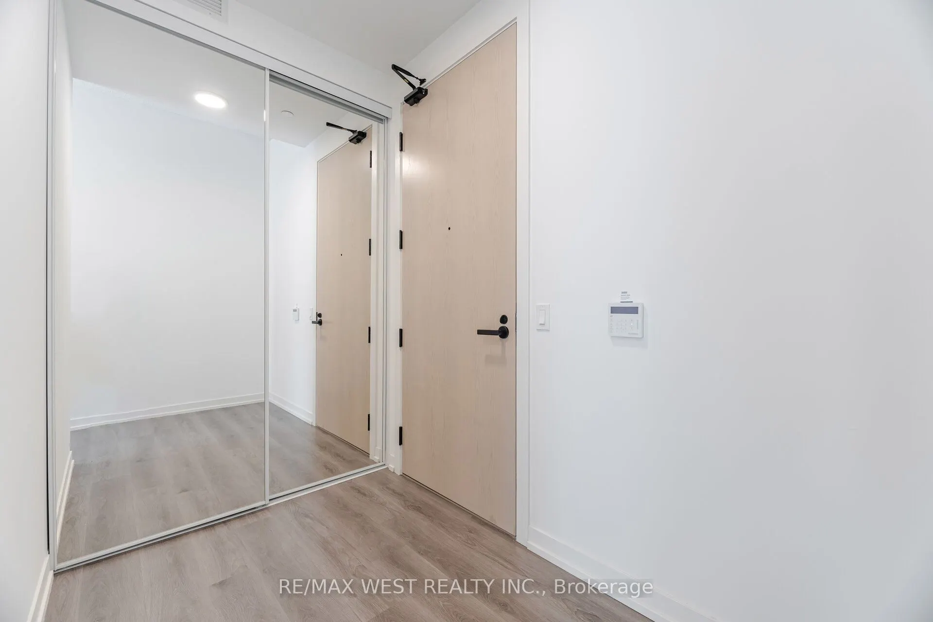 28 Interchange Way, #106
