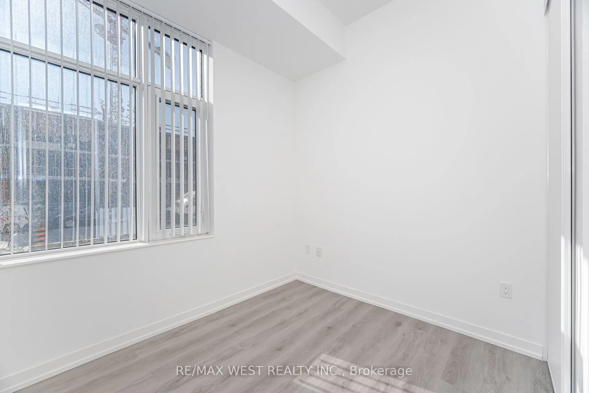 28 Interchange Way, #106
