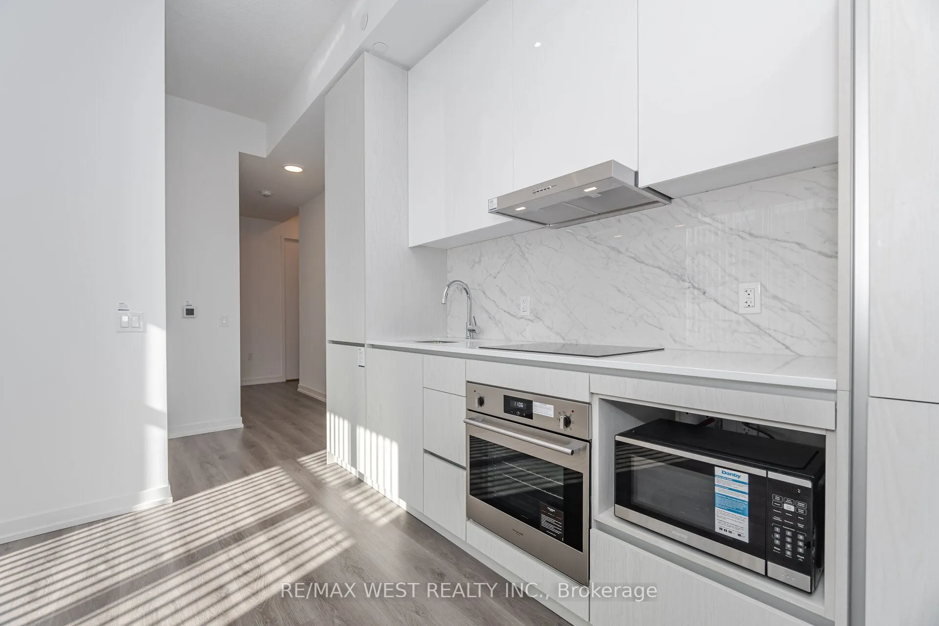 28 Interchange Way, #106