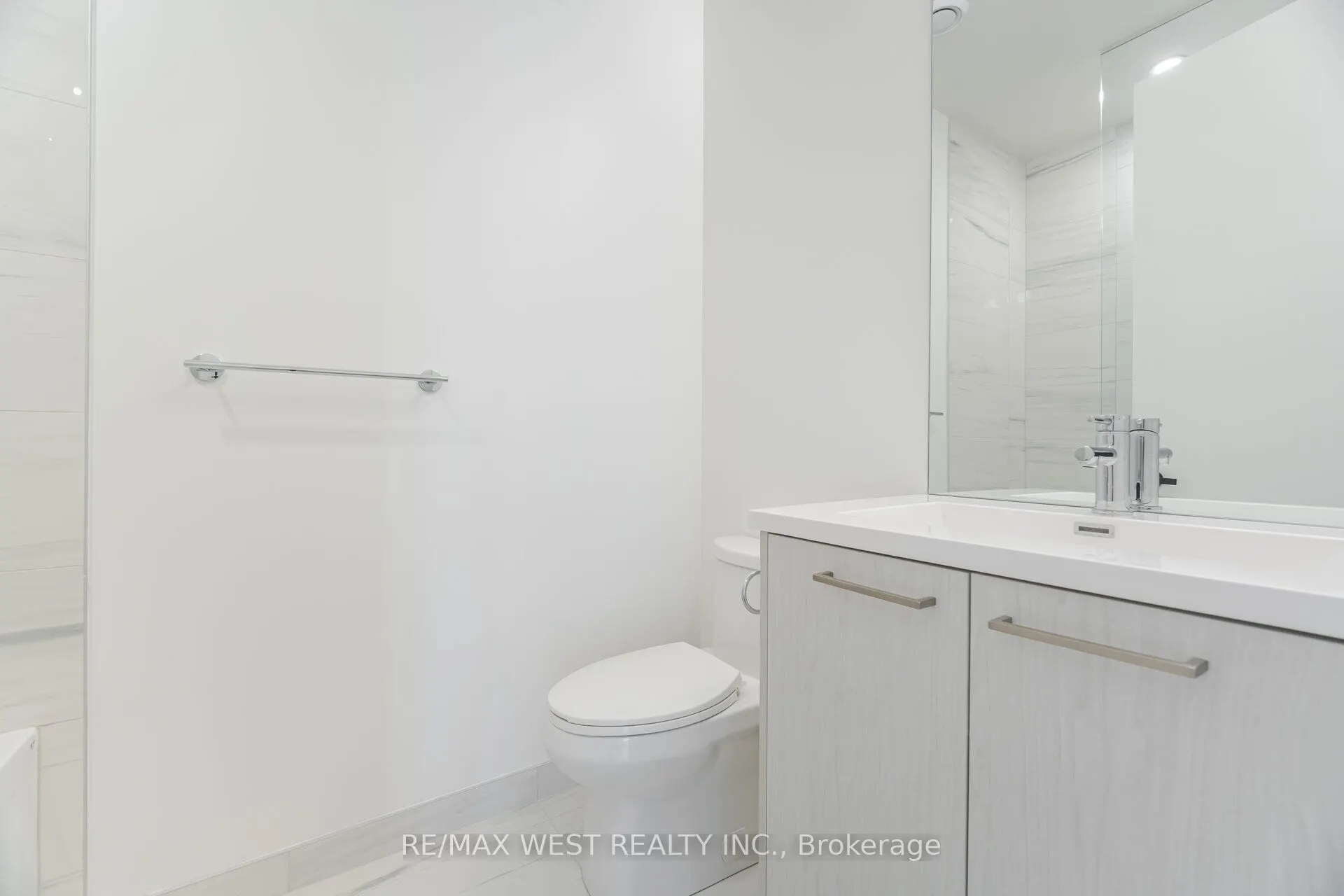 28 Interchange Way, #106