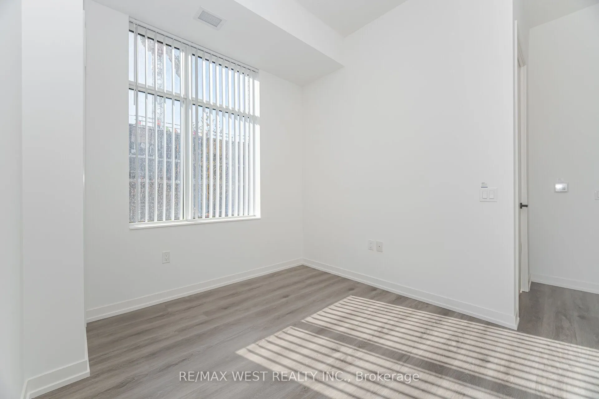 28 Interchange Way, #106