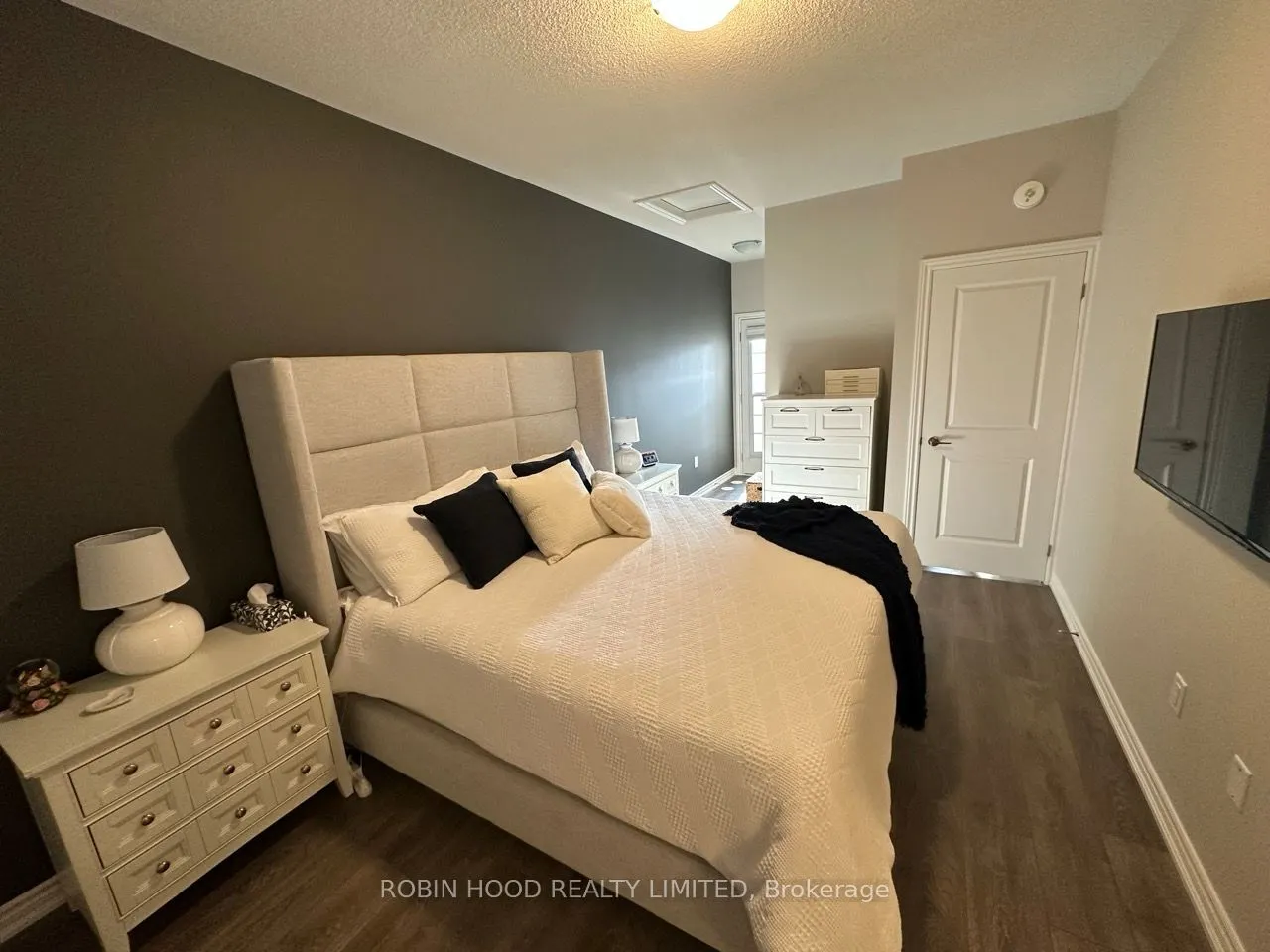 6 Mel Irving Drive