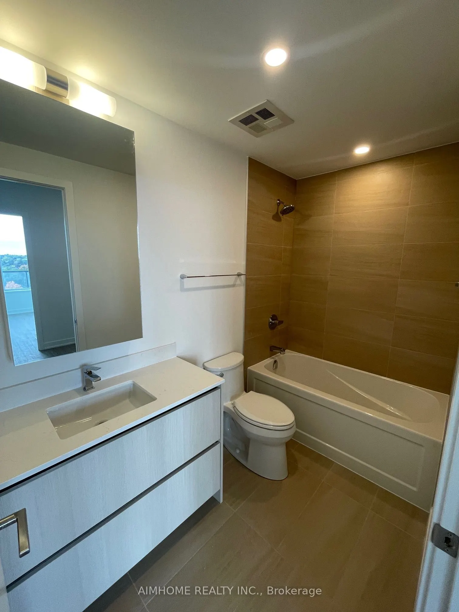 8188 Yonge Street, #914