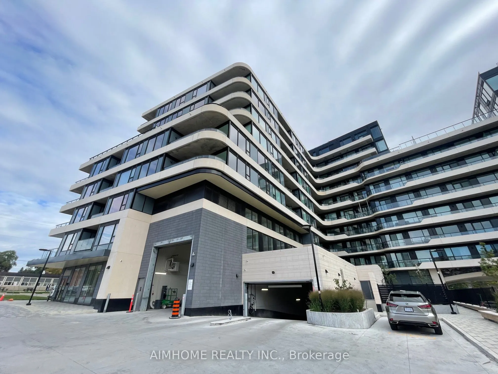 8188 Yonge Street, #914