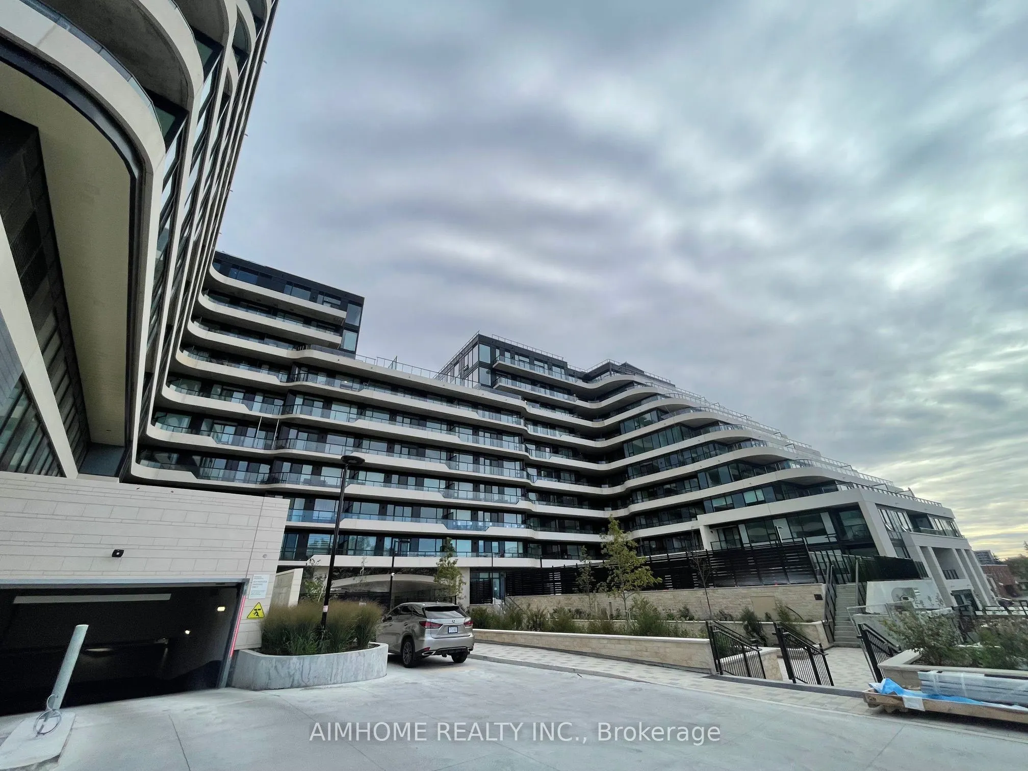8188 Yonge Street, #914