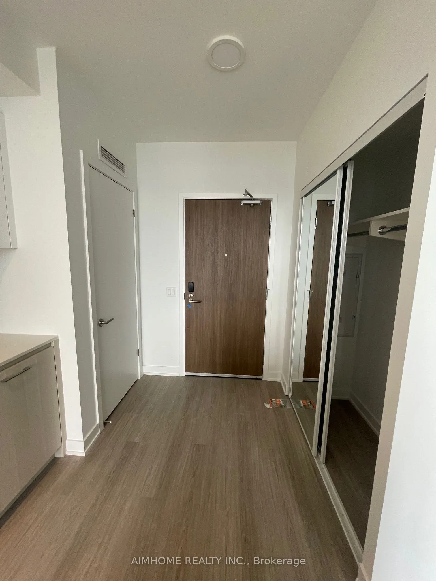 8188 Yonge Street, #914