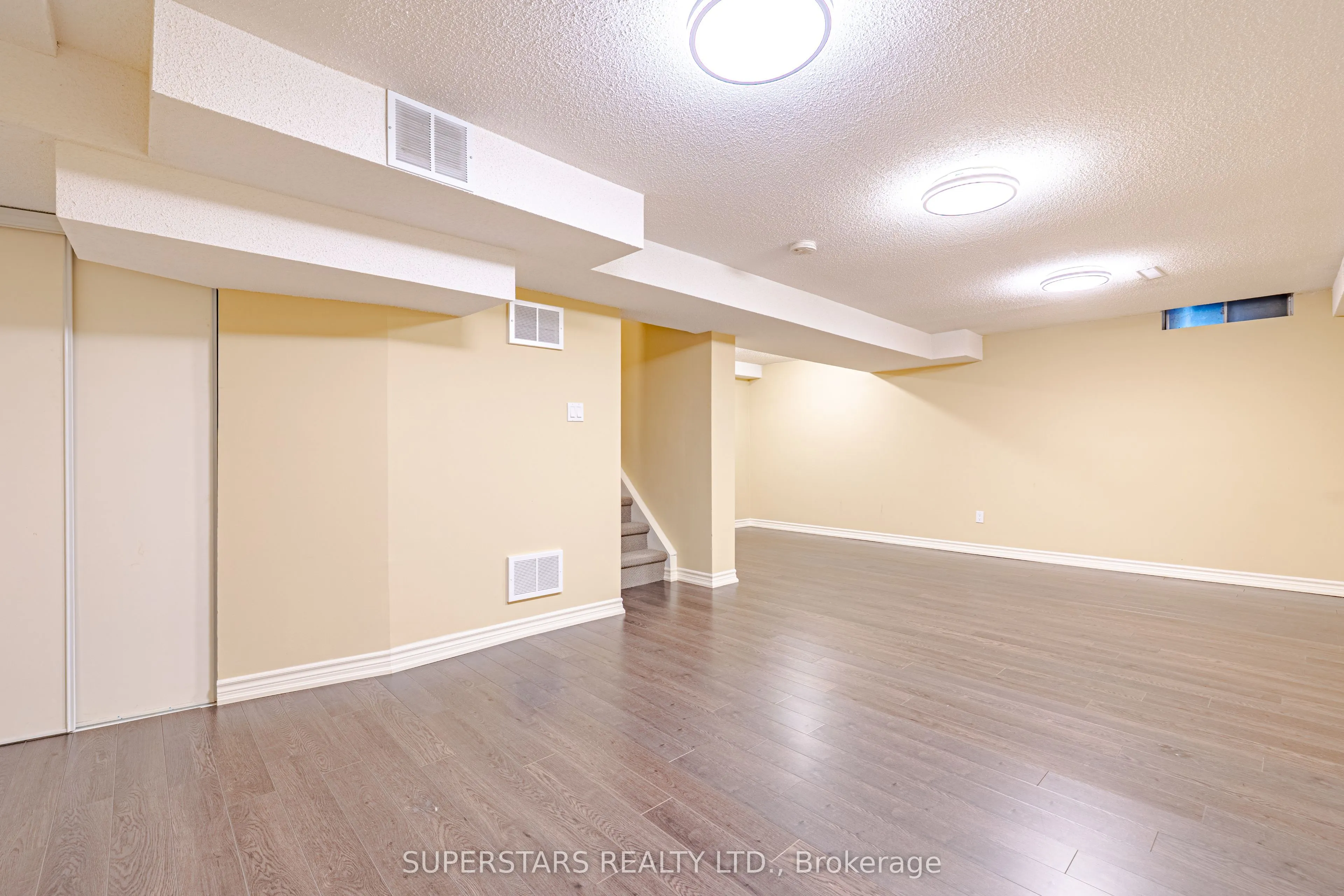 7 Steepleview Crescent