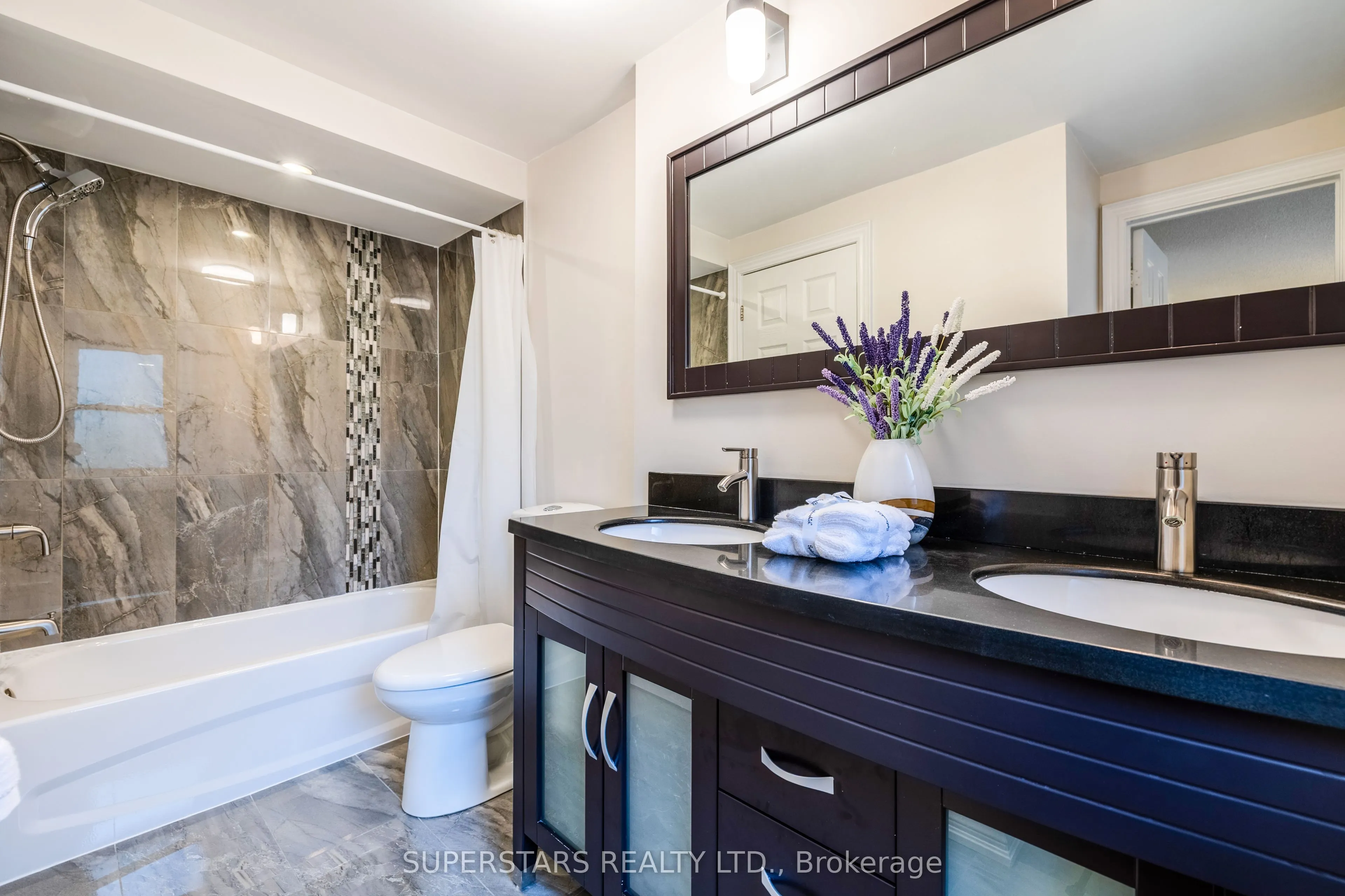 7 Steepleview Crescent