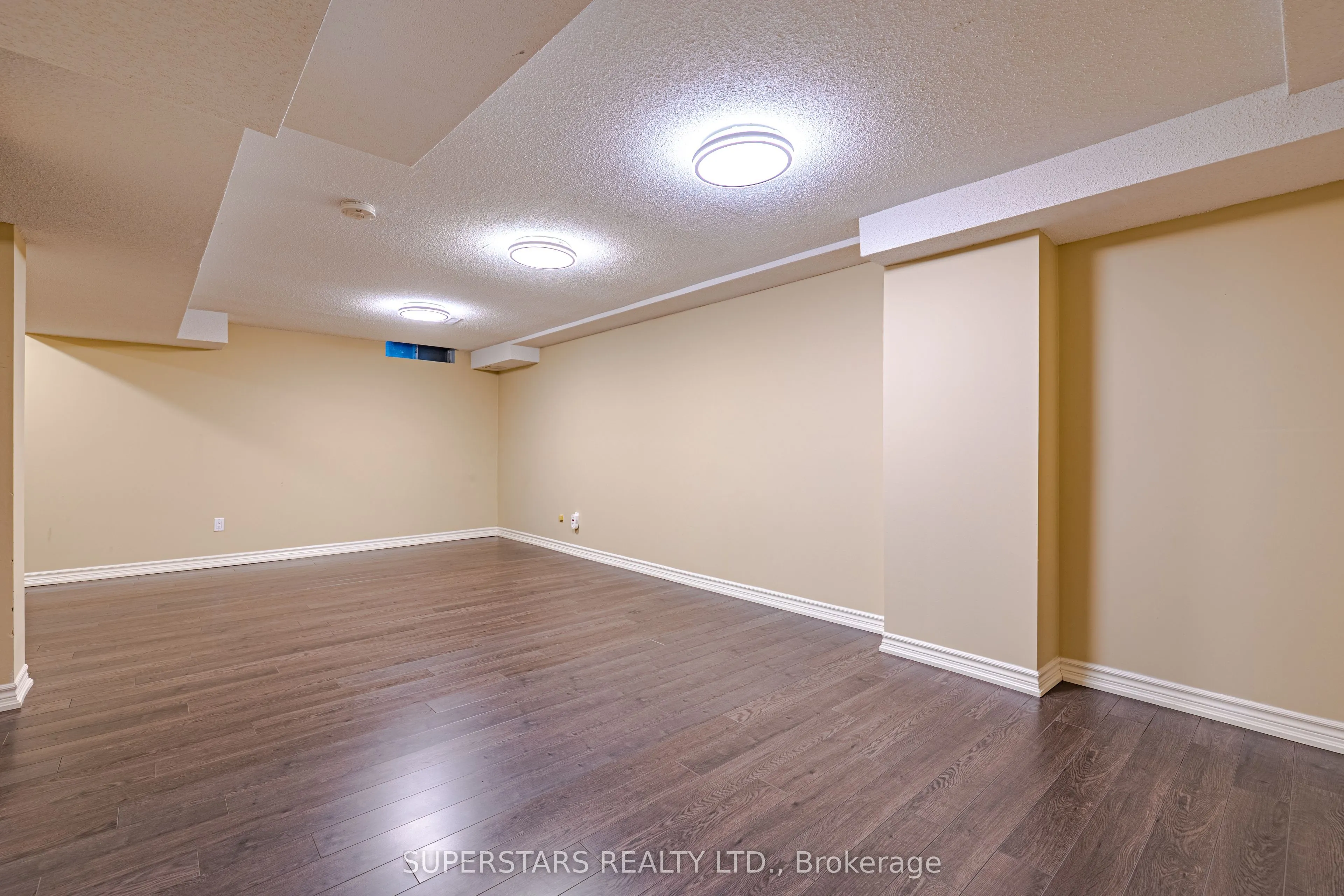 7 Steepleview Crescent