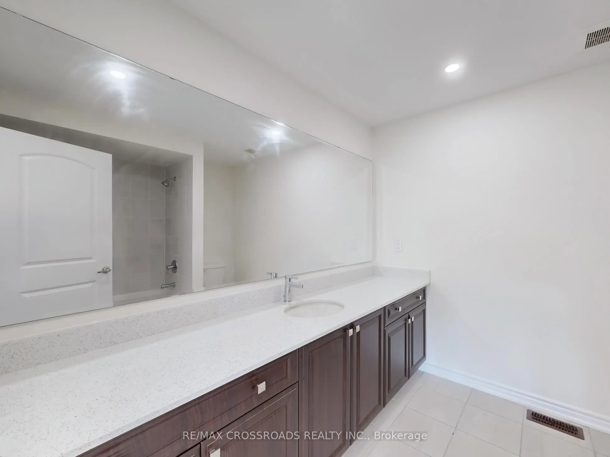 62 Kentledge Avenue