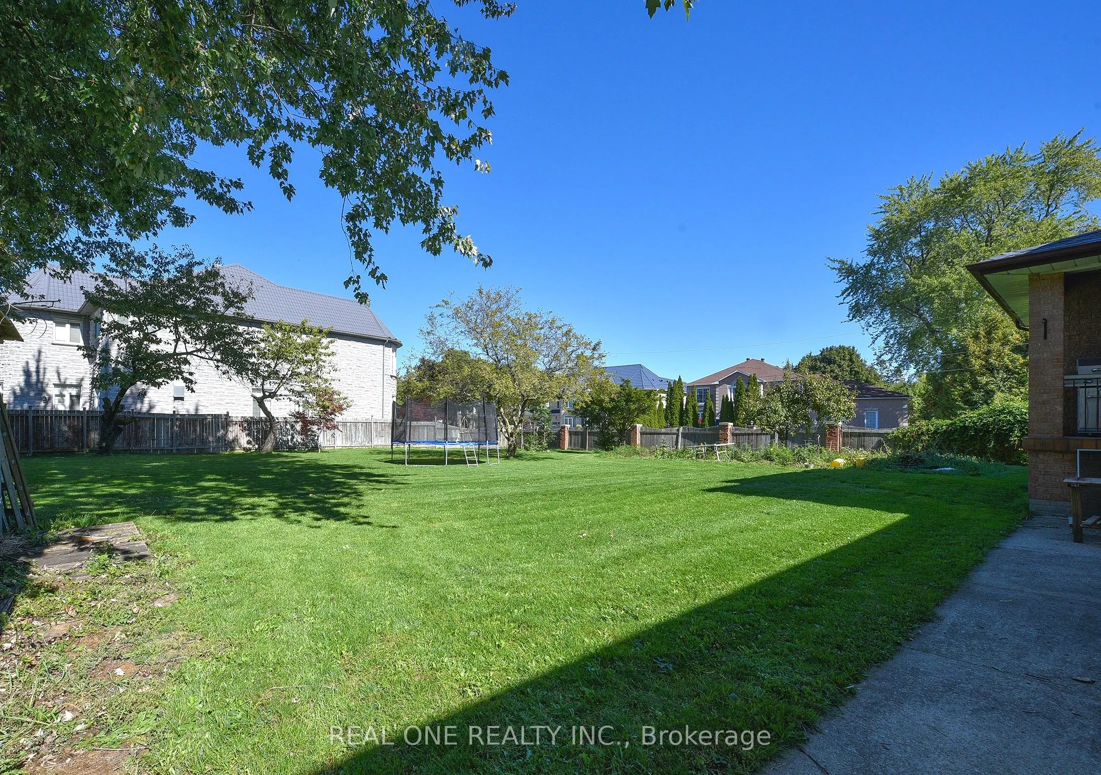 62 Lee Avenue