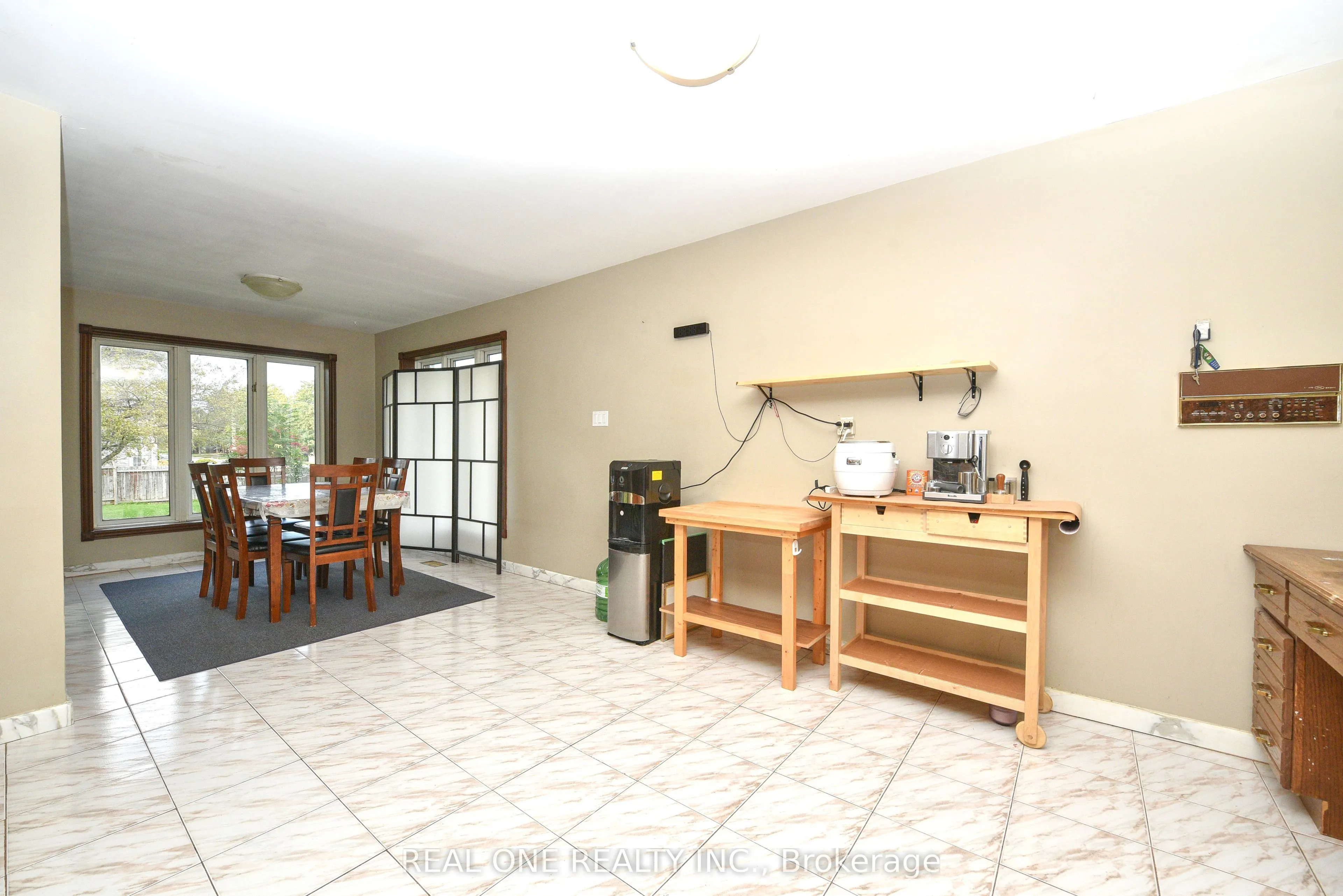 62 Lee Avenue