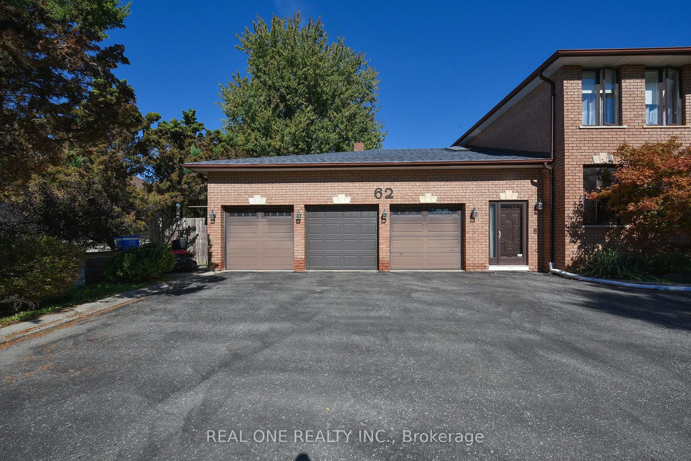 62 Lee Avenue