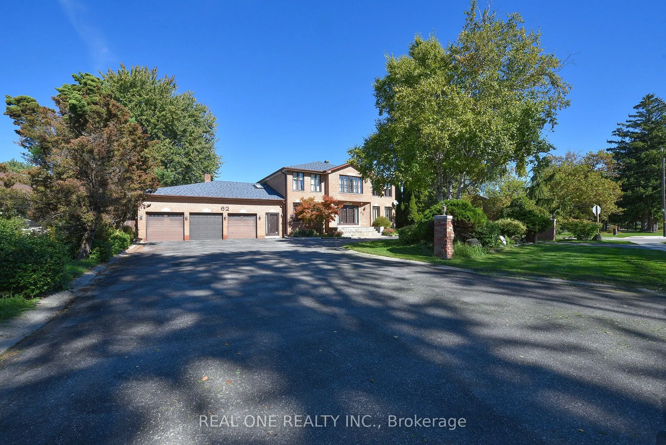 62 Lee Avenue