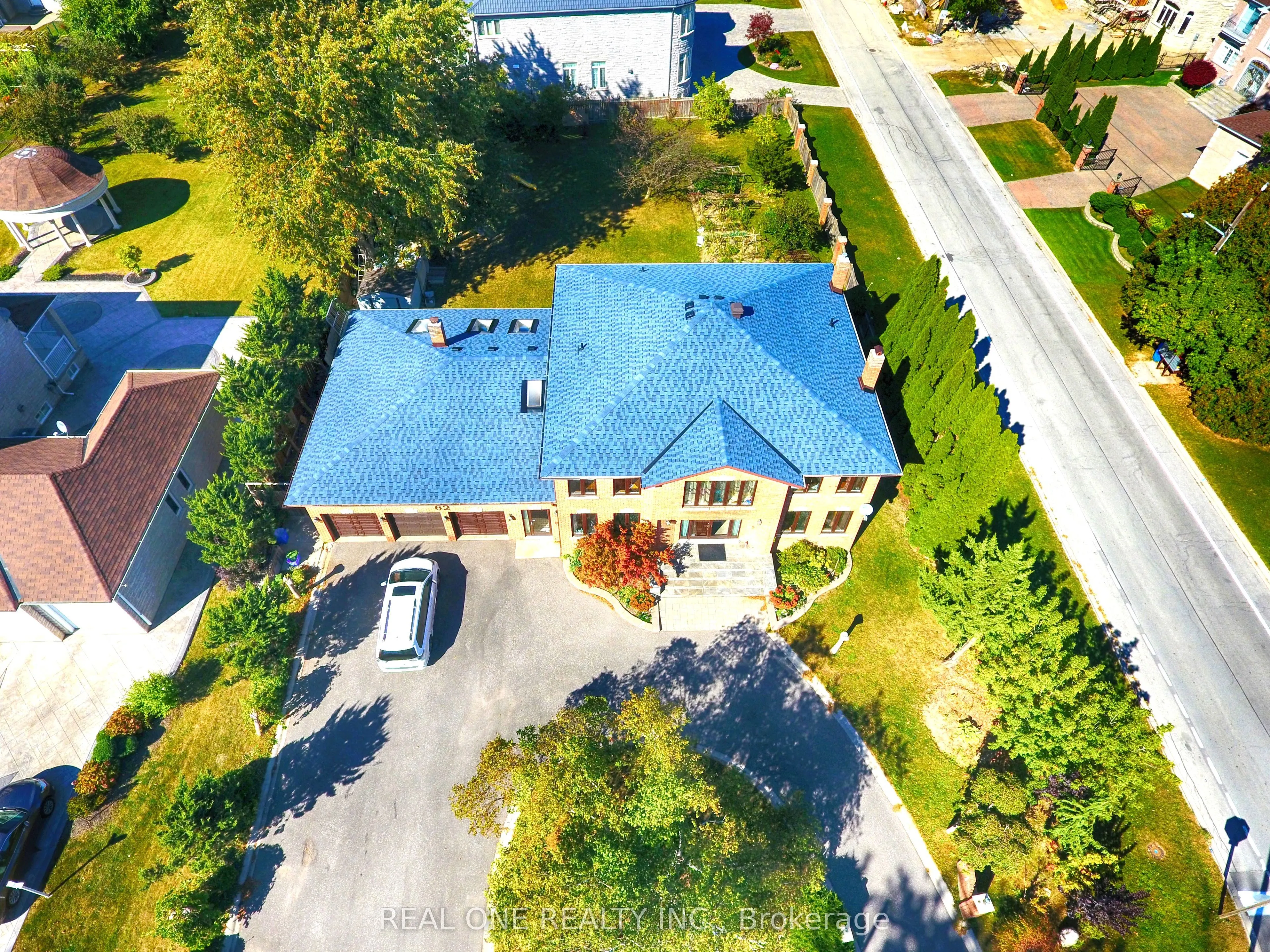 62 Lee Avenue