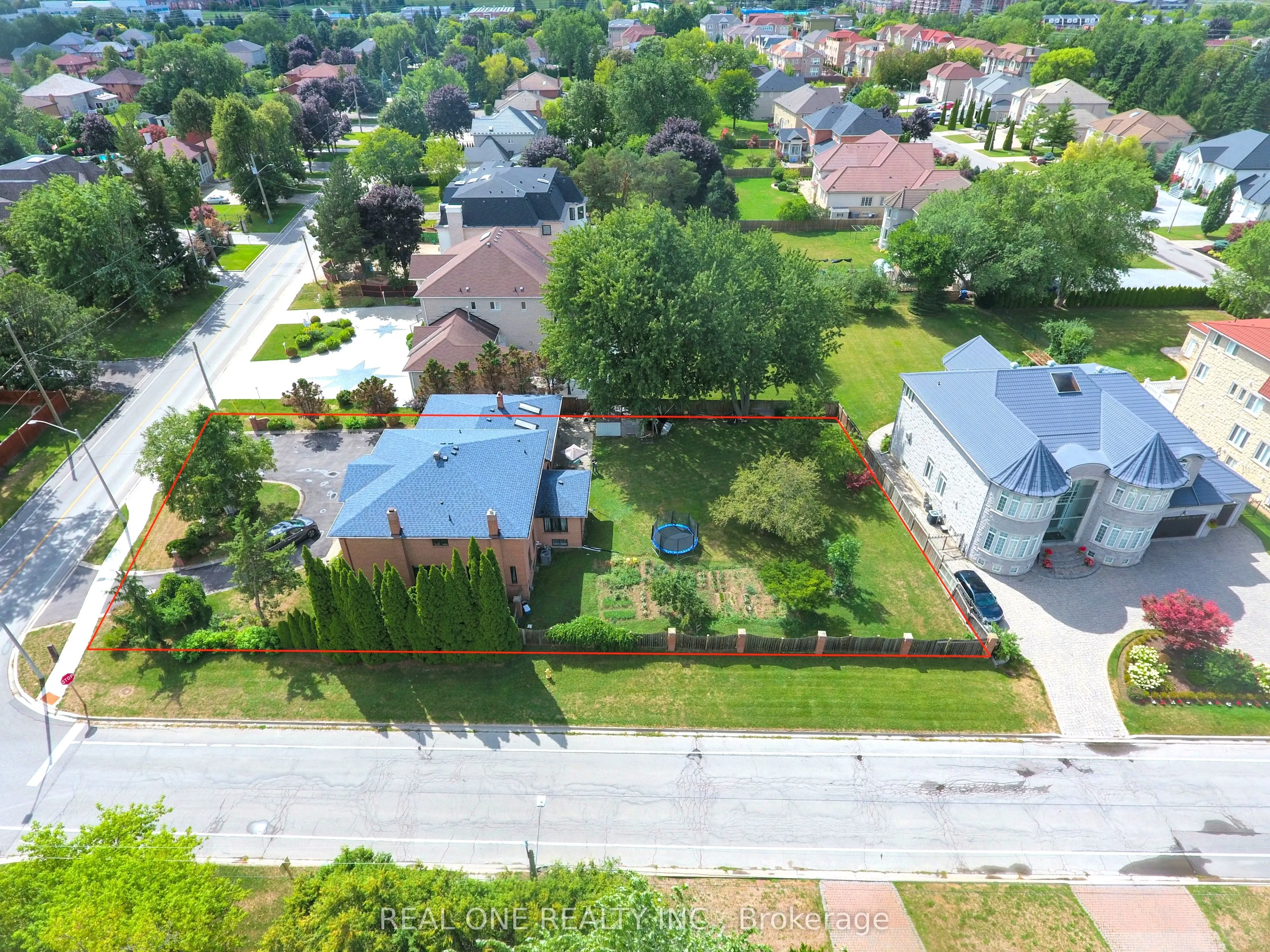 62 Lee Avenue