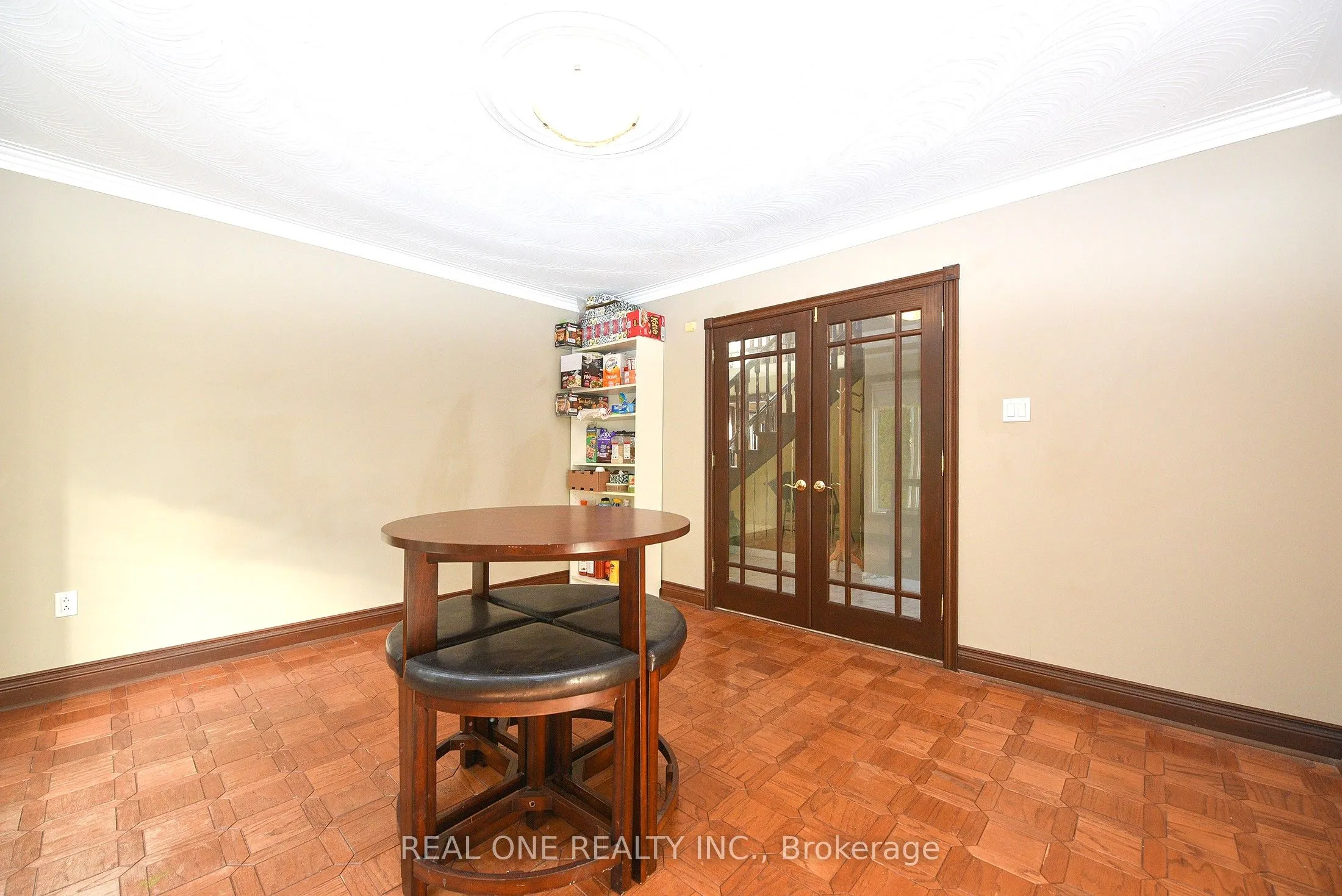 62 Lee Avenue