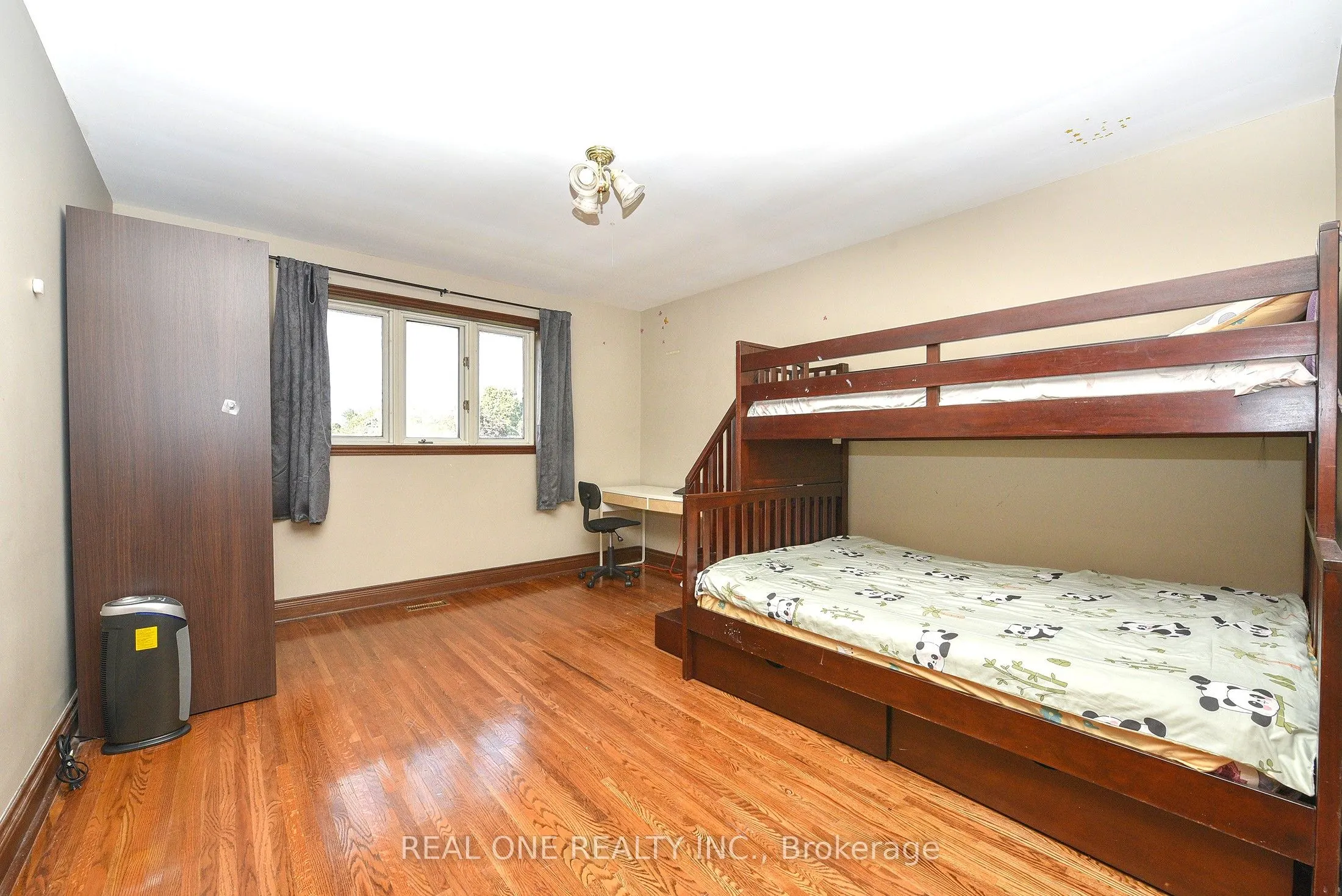 62 Lee Avenue