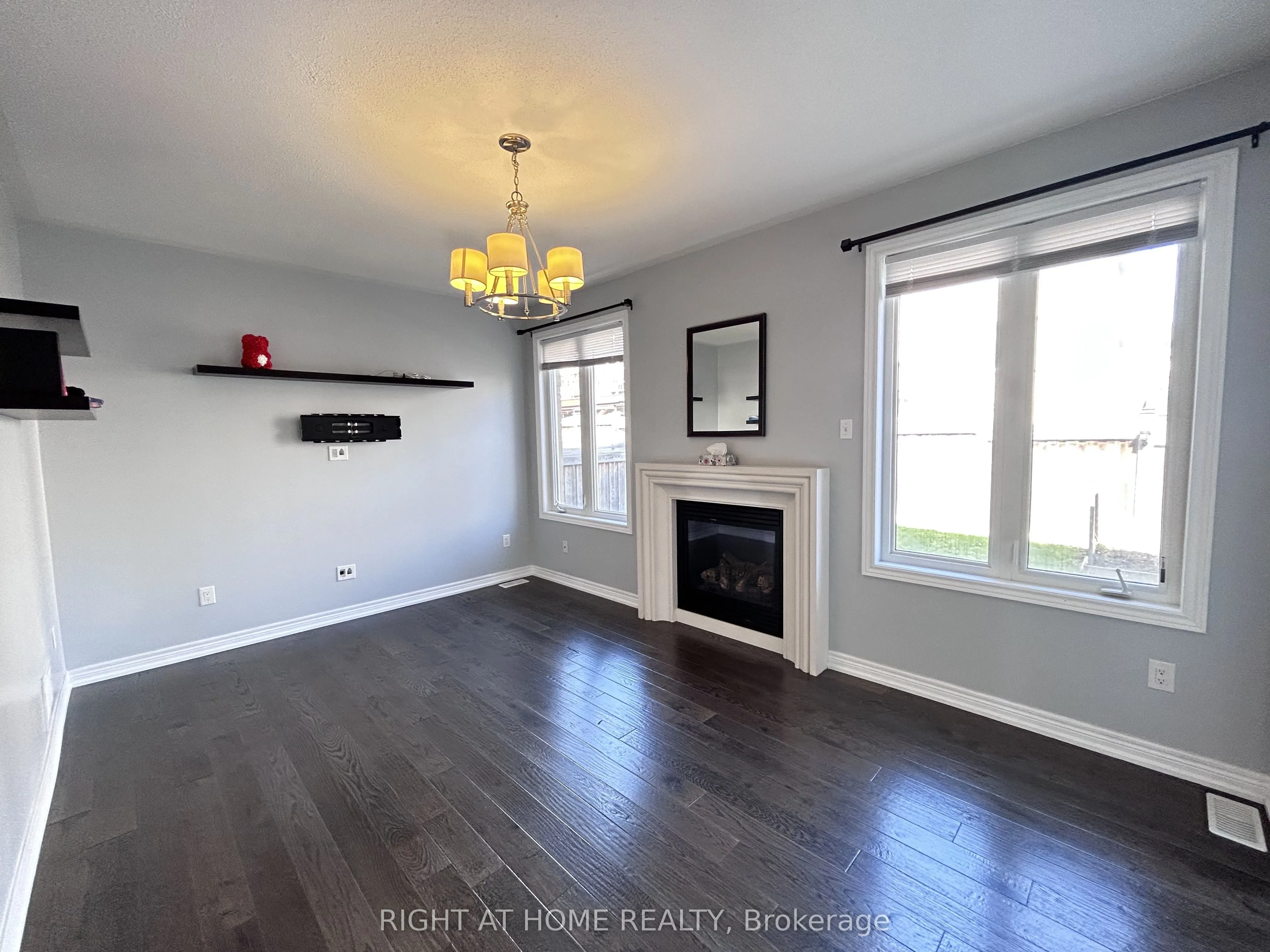 438 Kwapis Boulevard