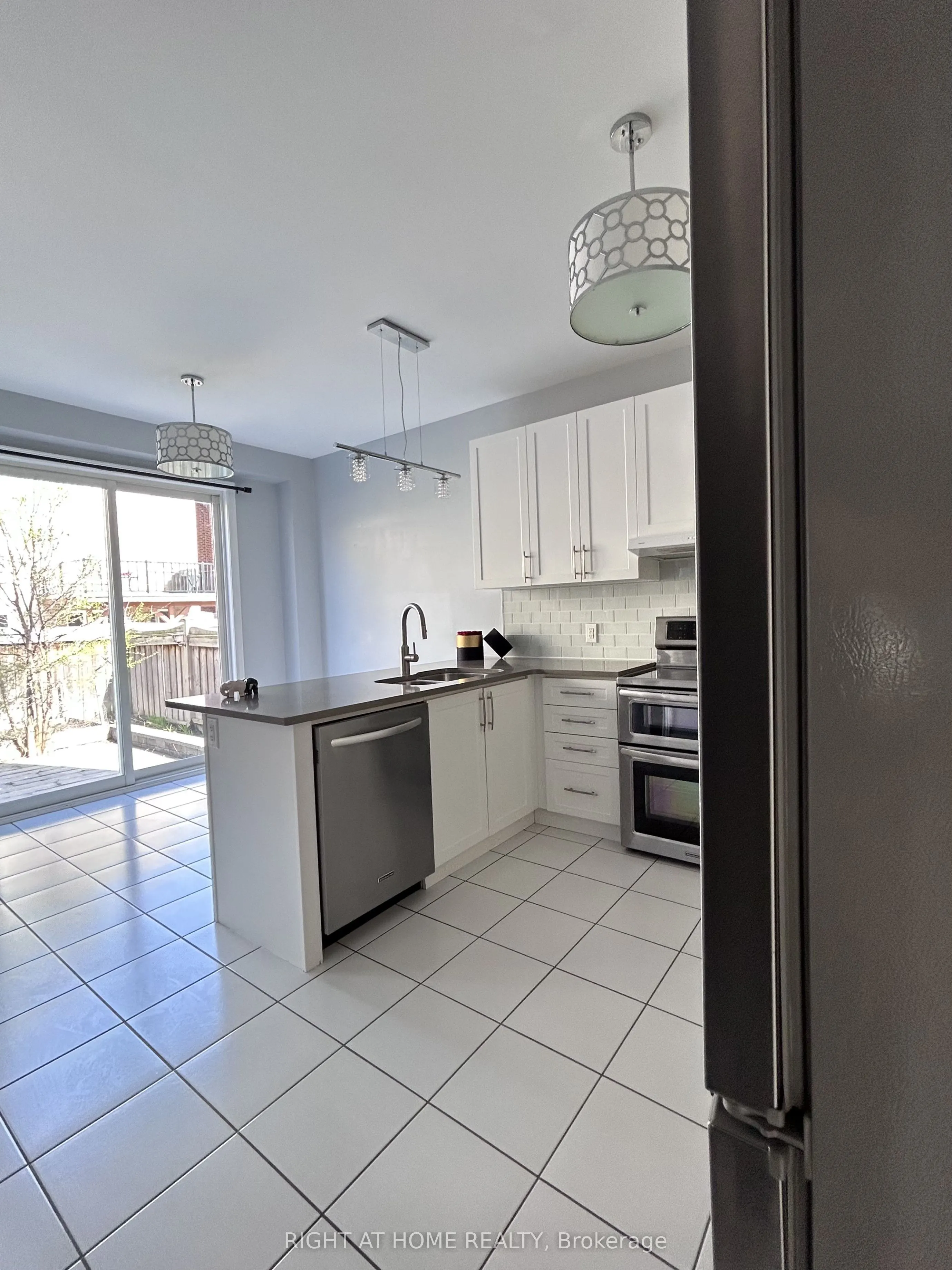 438 Kwapis Boulevard