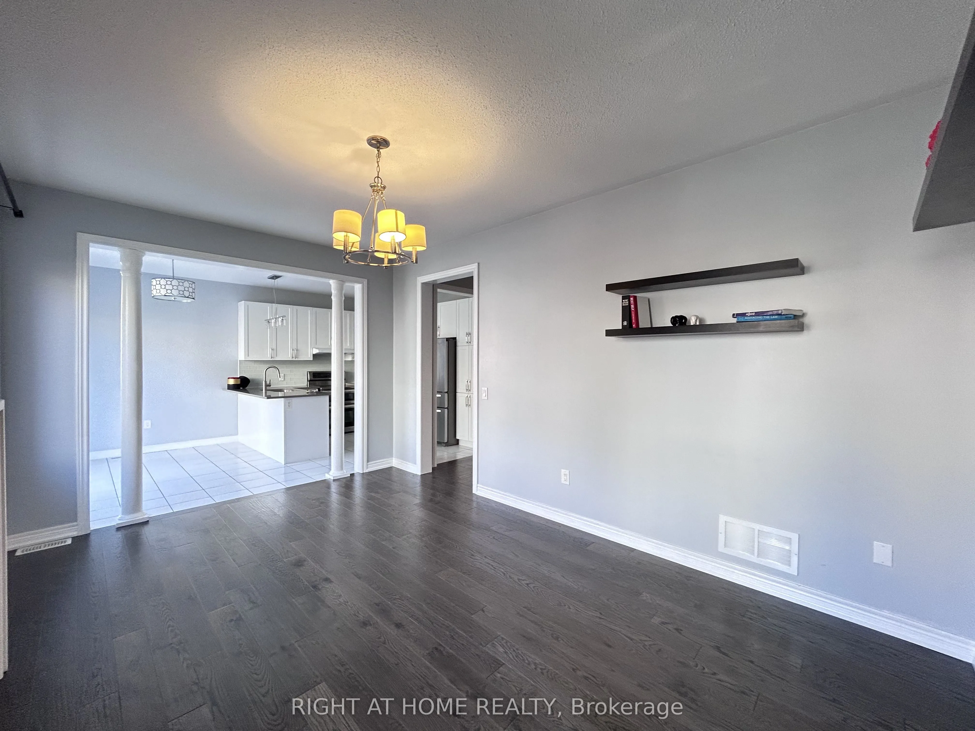 438 Kwapis Boulevard