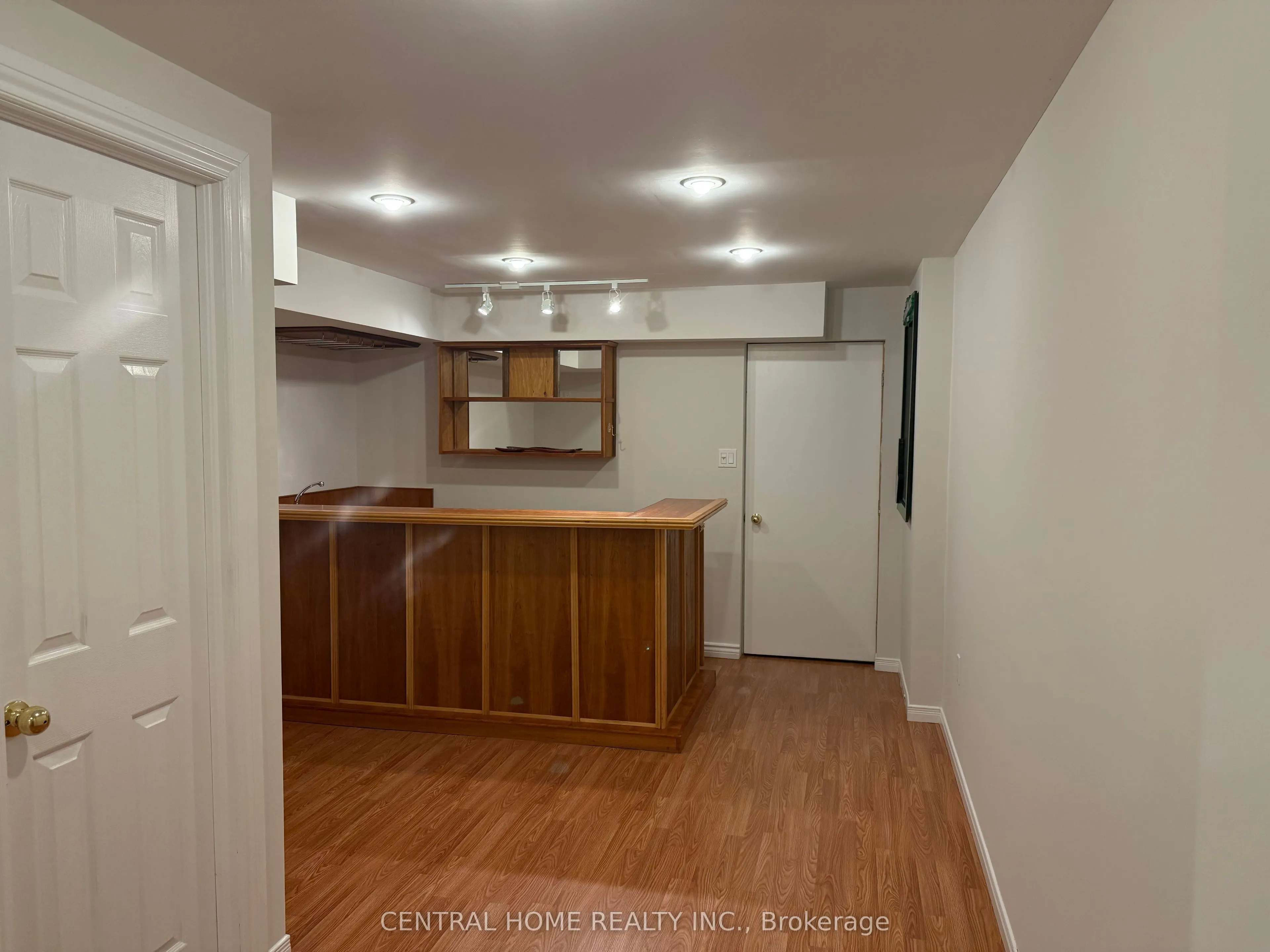 81 Bassett Avenue